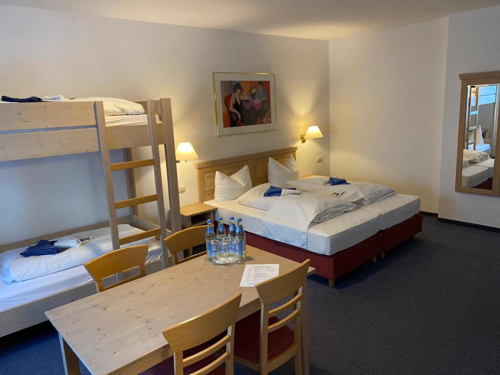 Quadruple Room - Photo 1