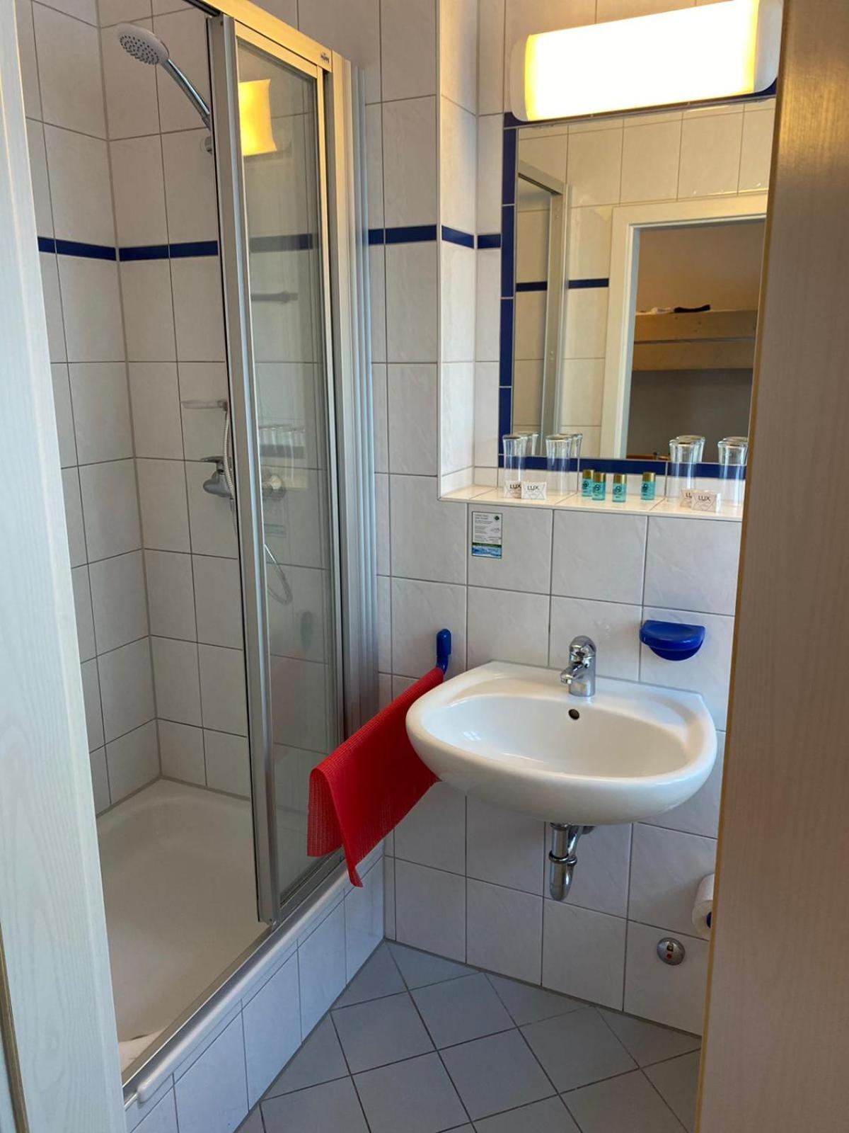 Double Room - Photo 9