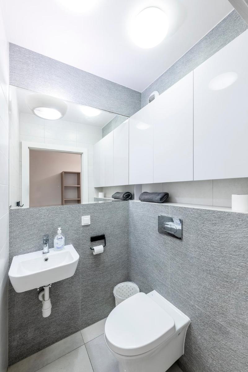 Twin Room with Balcony - Photo 6