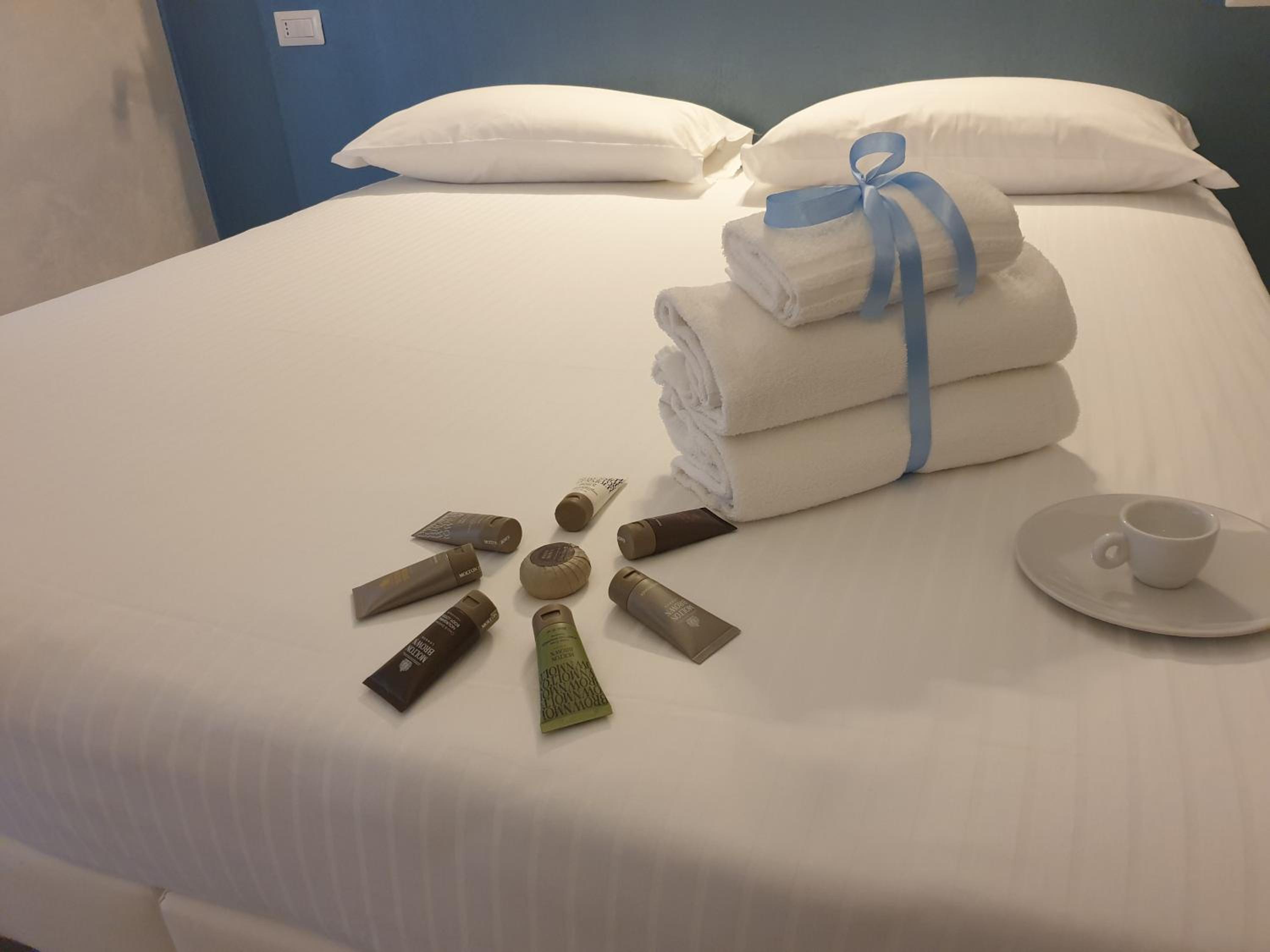 Deluxe Queen Room - Photo 5