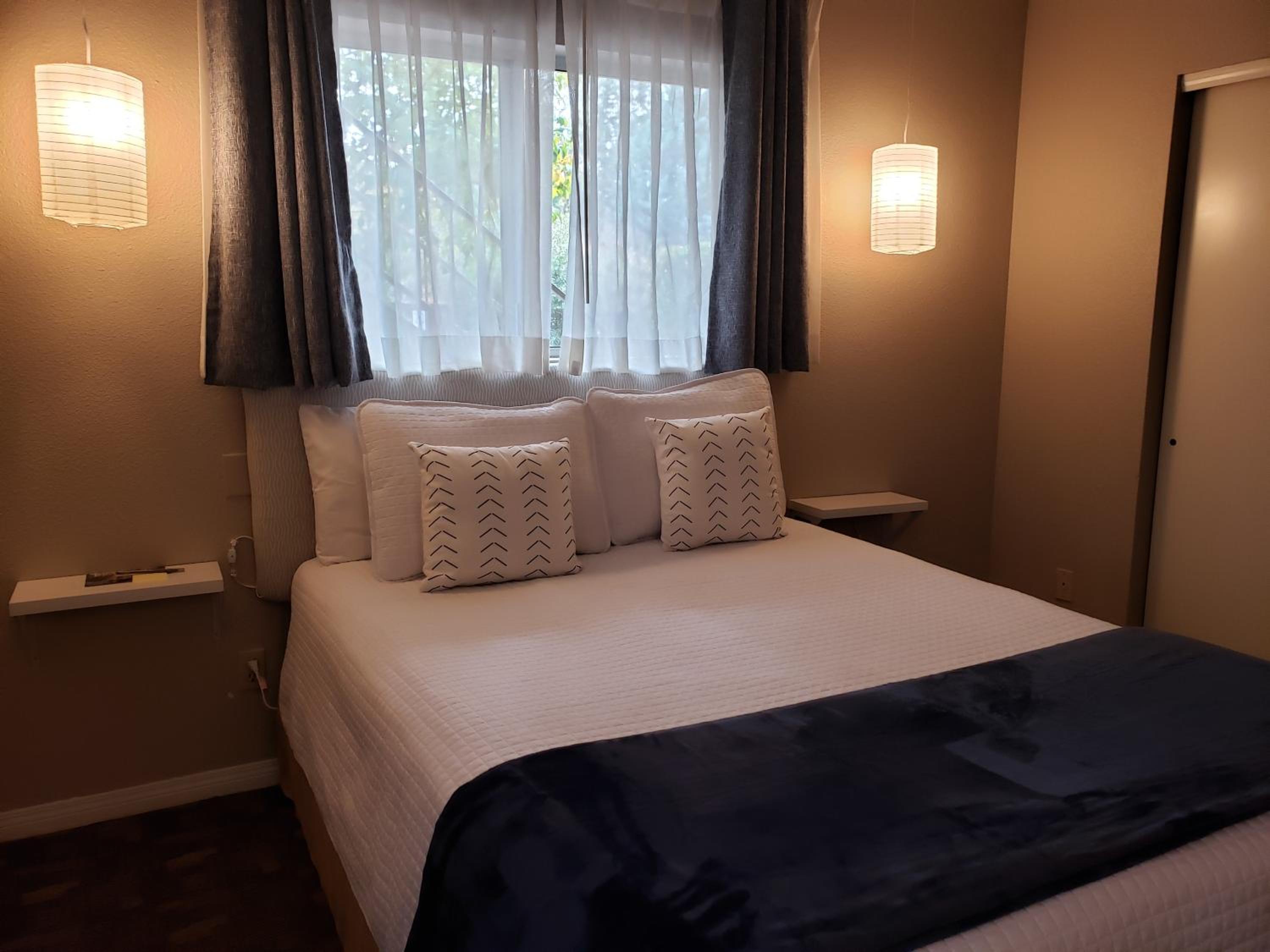 Queen Room - Photo 3