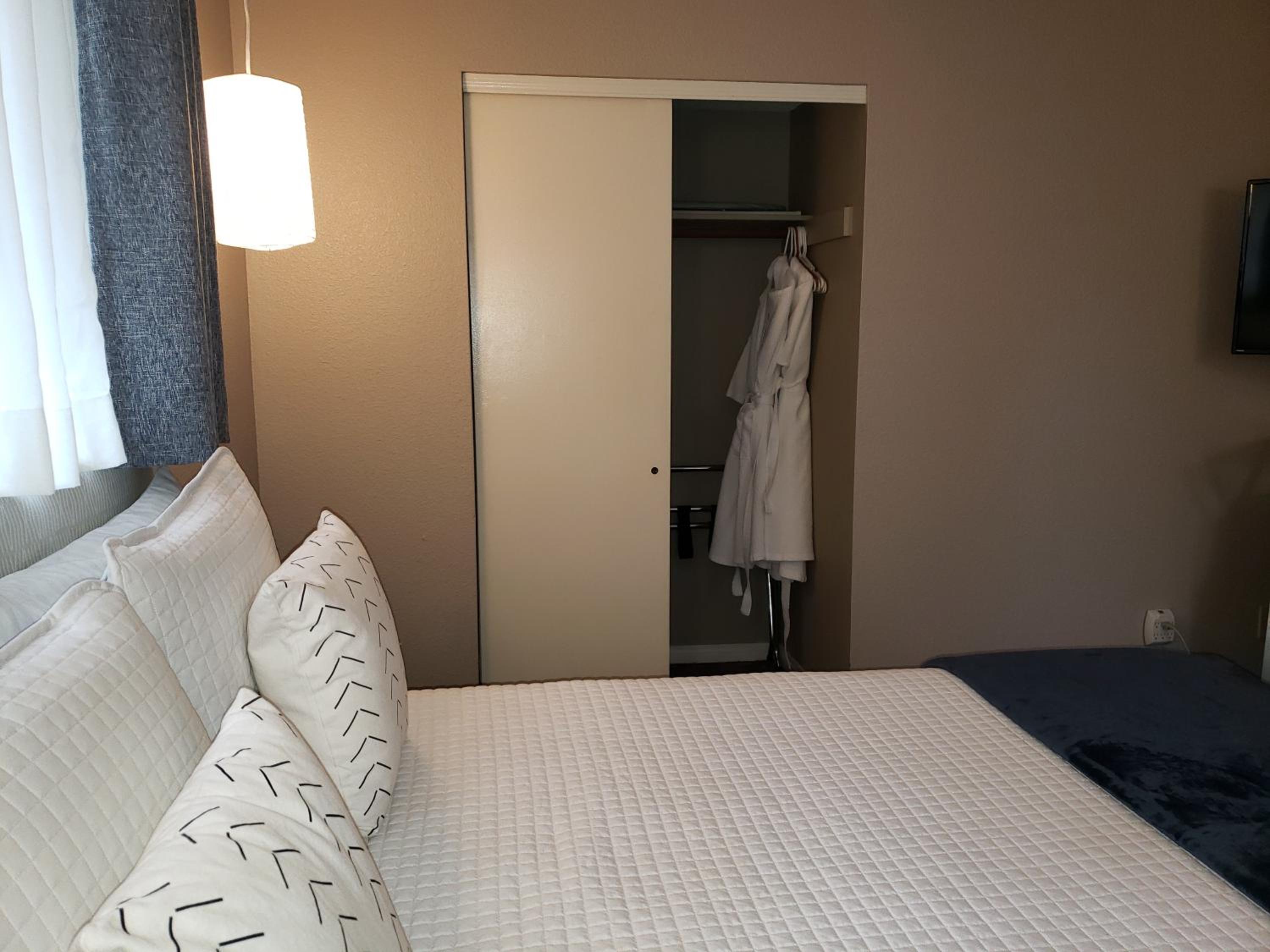 King Room - Photo 1