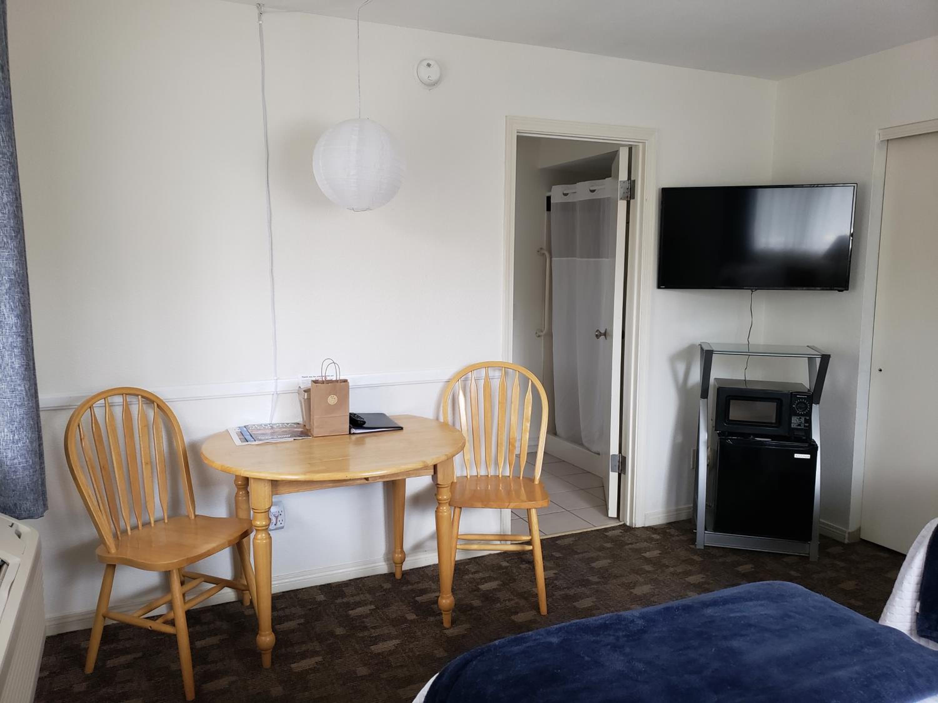 Twin Room - Photo 9
