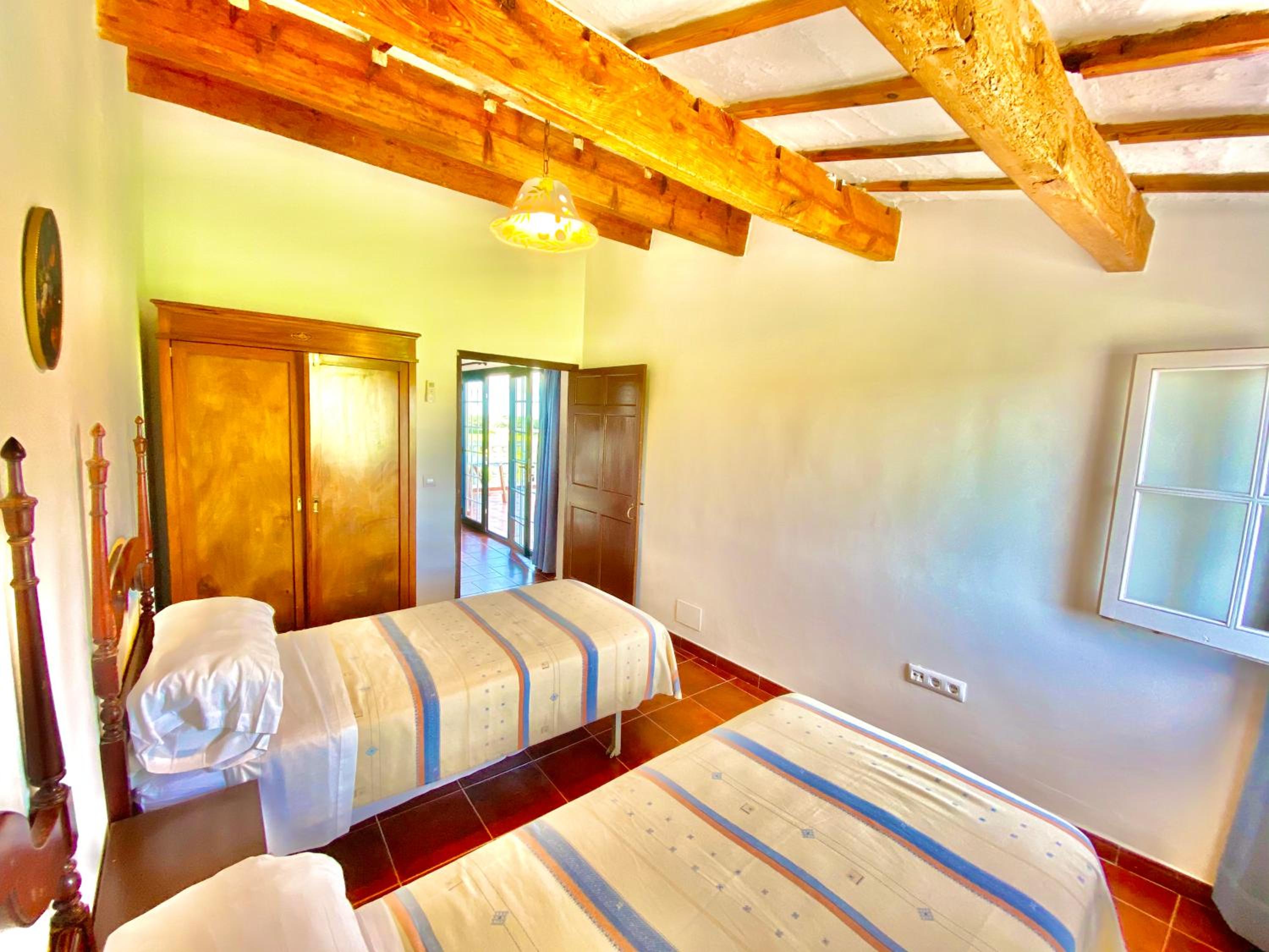 Four-Bedroom House - Photo 4