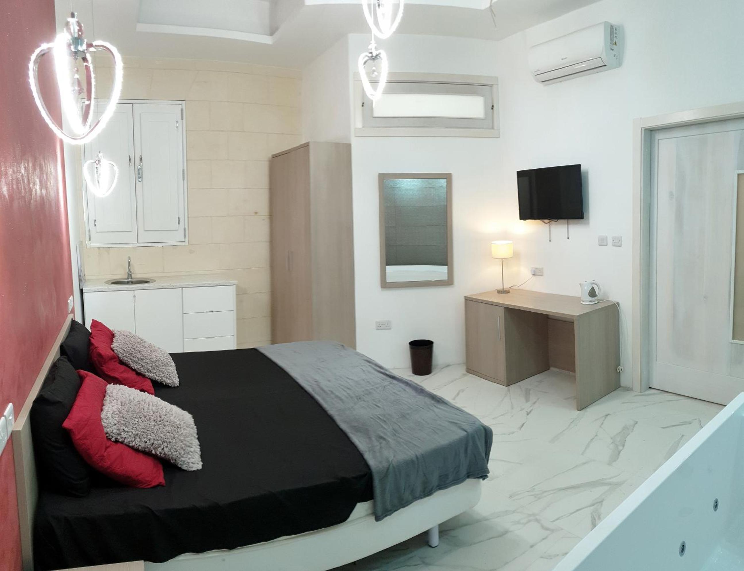 Studio Apartment photo 2