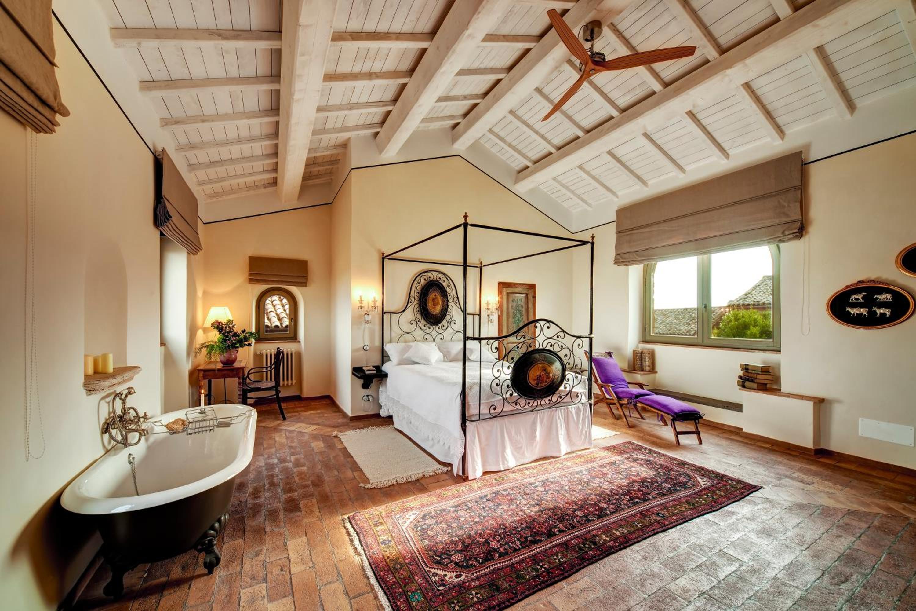 Suite with Balcony photo 1