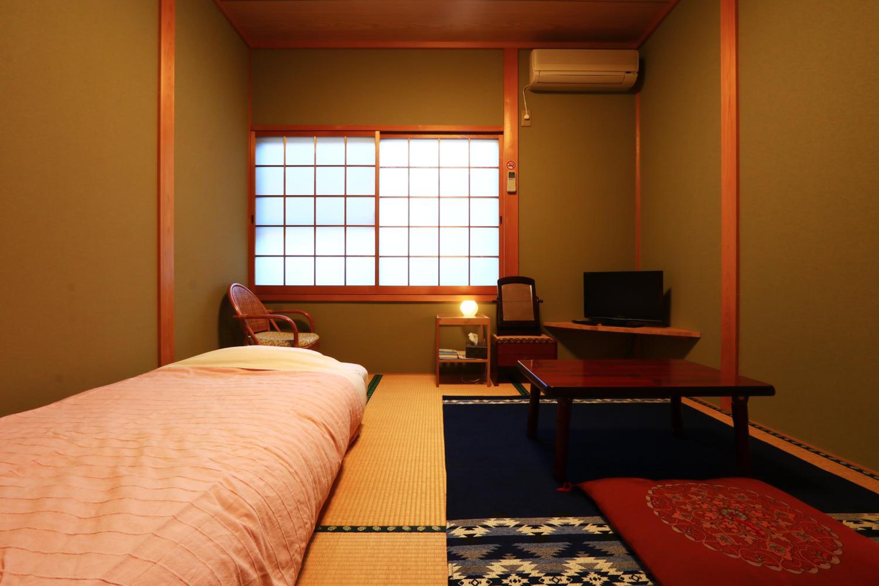 Single Room with Tatami Floor with Shared Bathroom photo 3