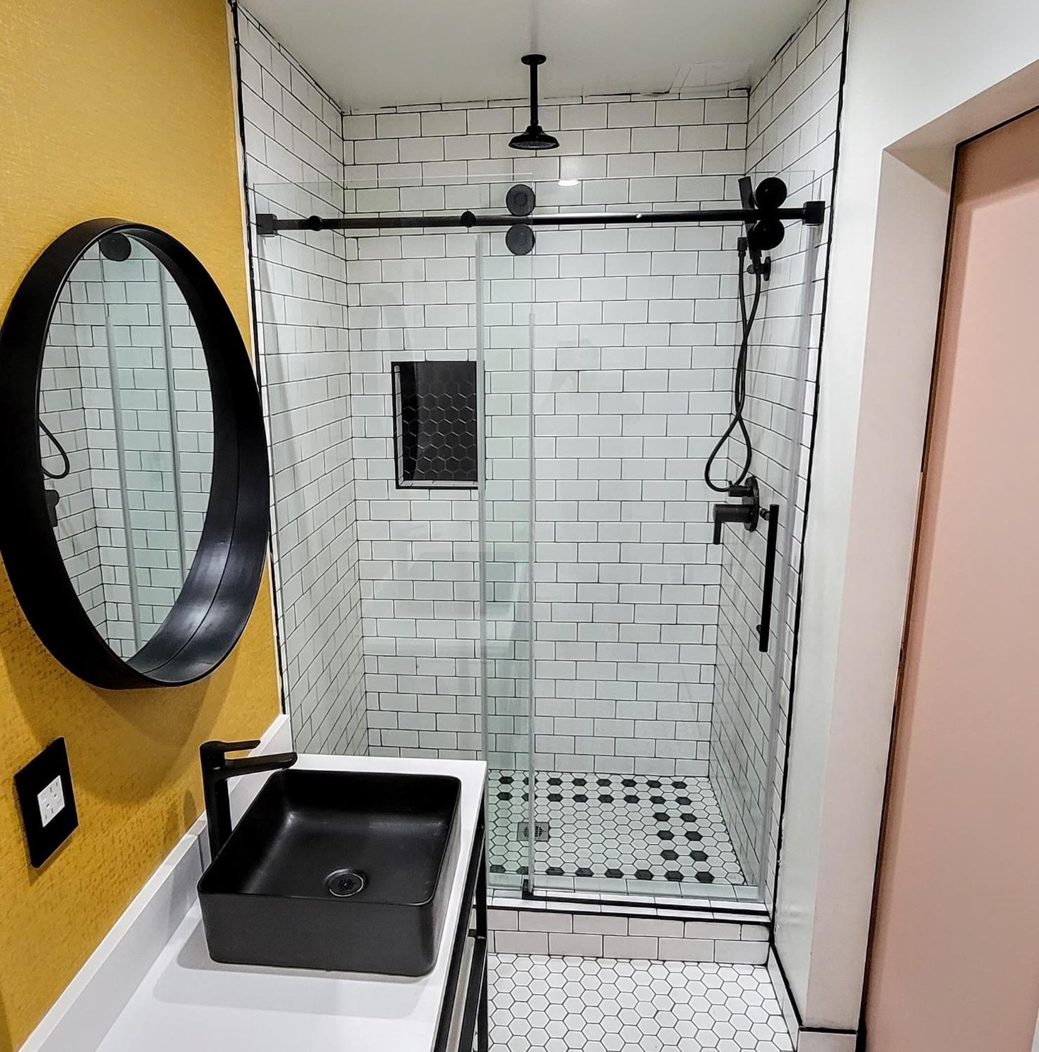 Deluxe King Room - Photo 6