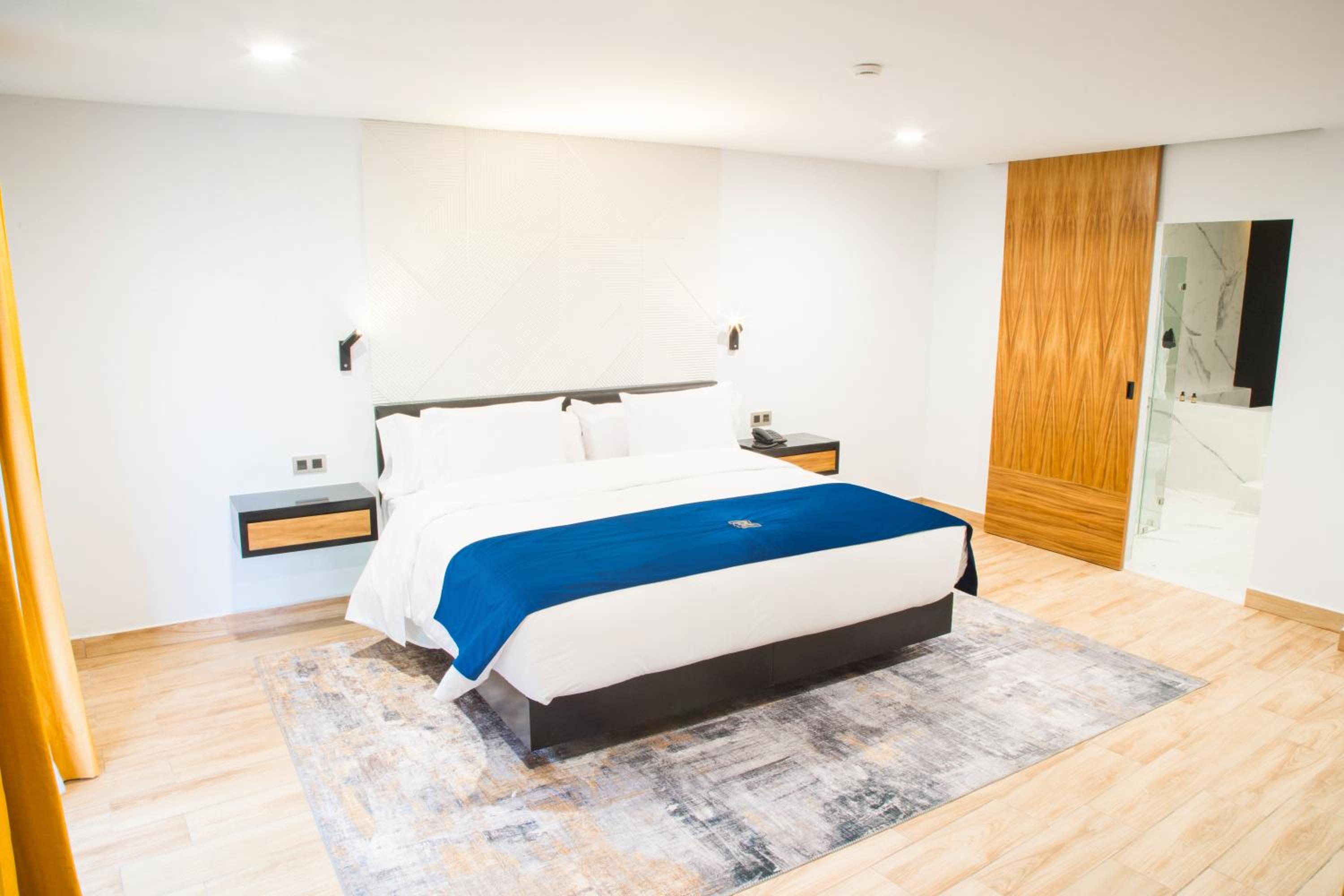 Suite with Private Pool - Photo 4