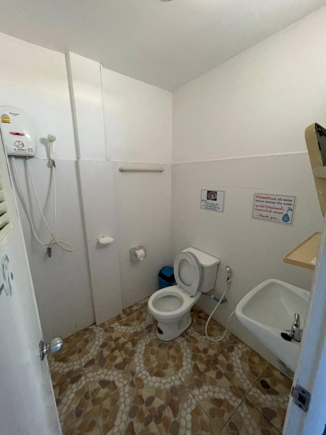 Double Room with Private Bathroom photo 3