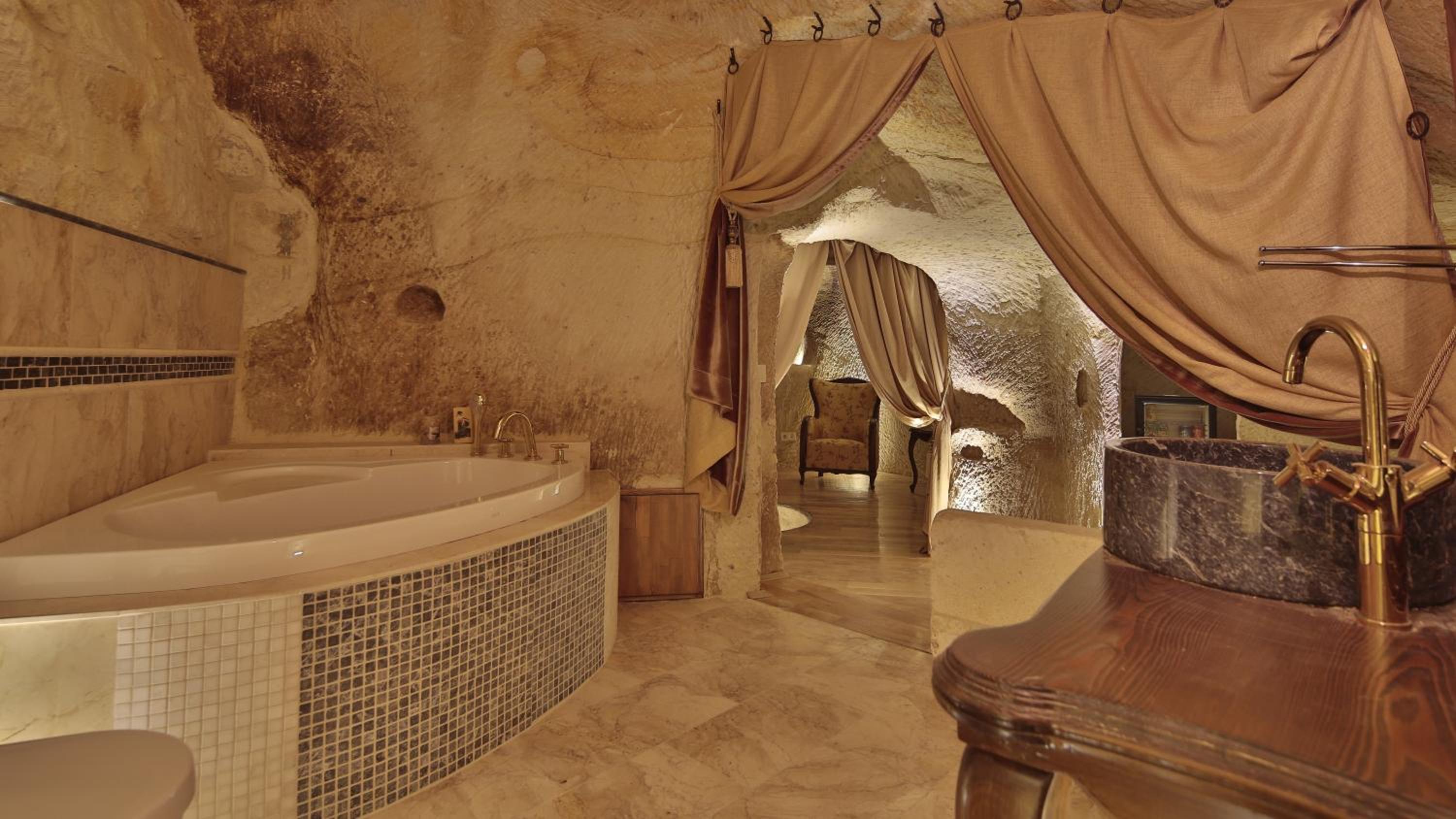 Royal Suite photo 2
