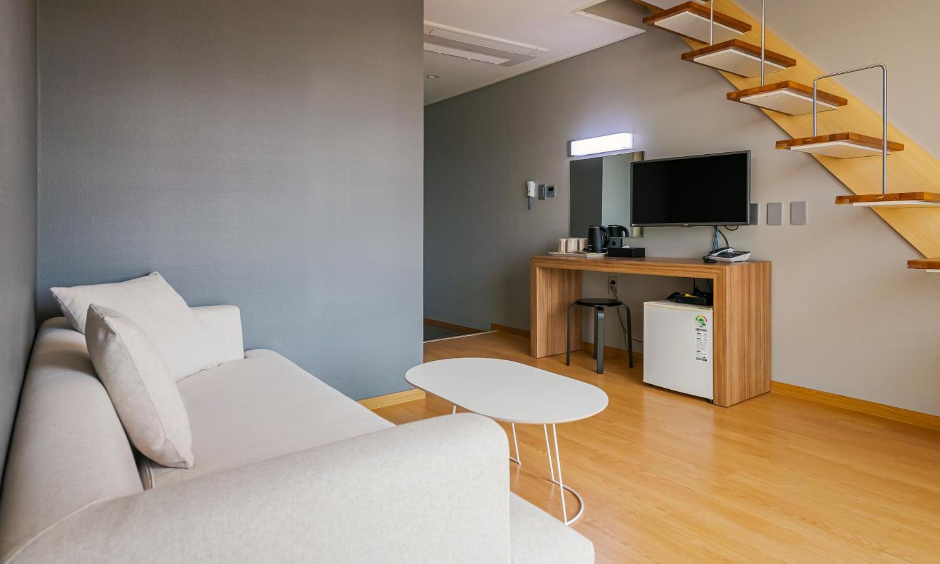 Duplex Quadruple Room - Photo 5