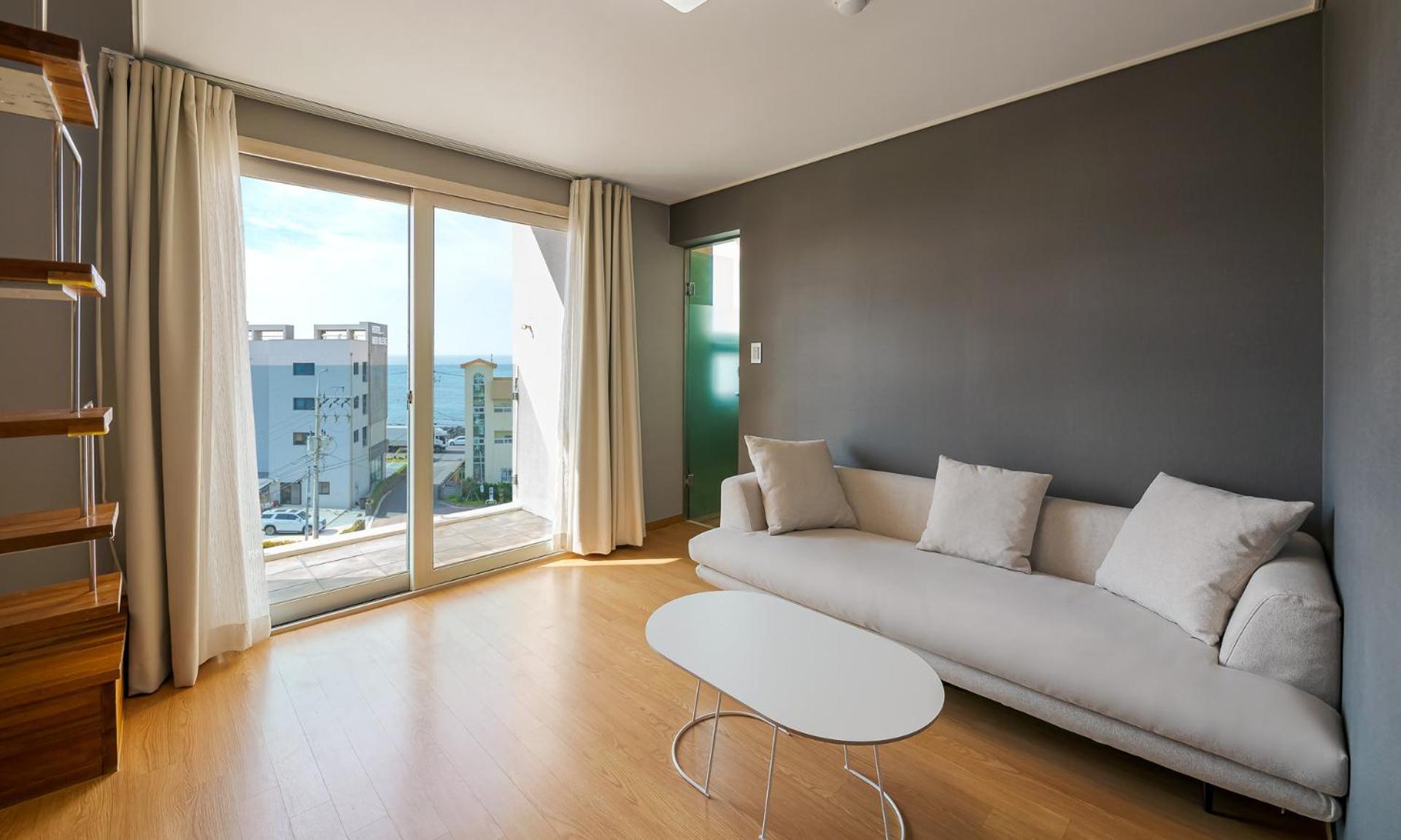 Duplex Quadruple Room - Photo 7