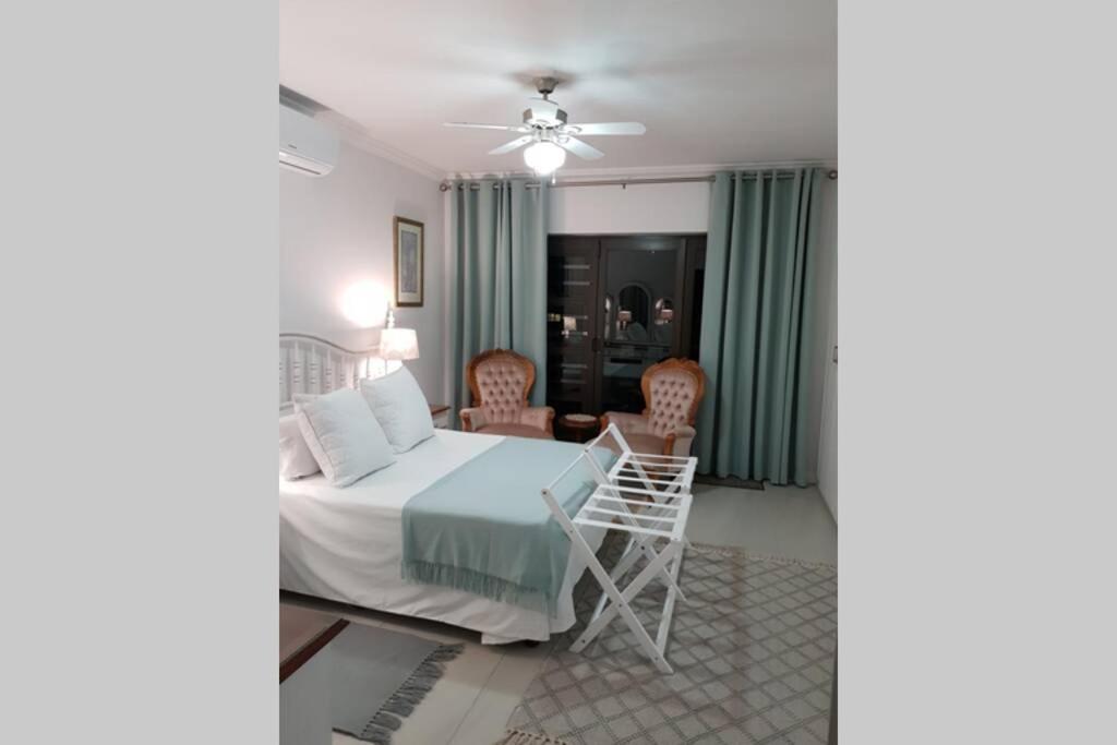 One-Bedroom Apartment - Photo 1