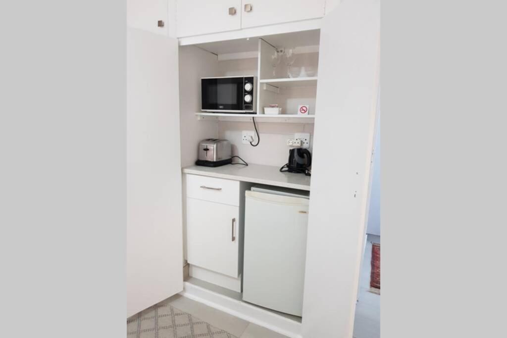 One-Bedroom Apartment - Photo 3