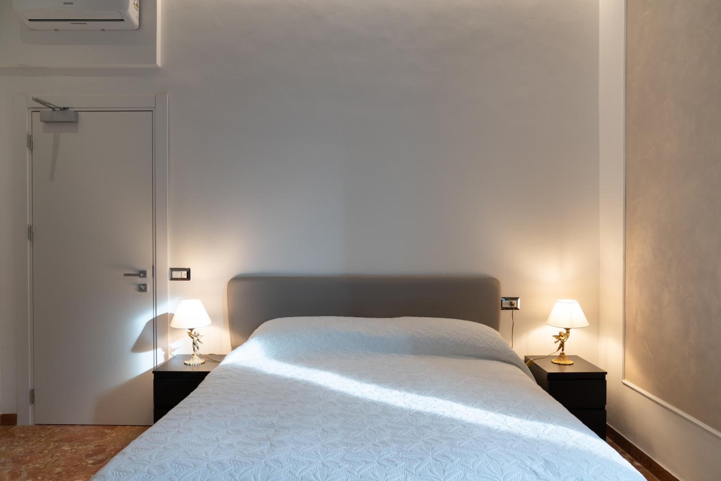 Large Double or Twin Room - Photo 4