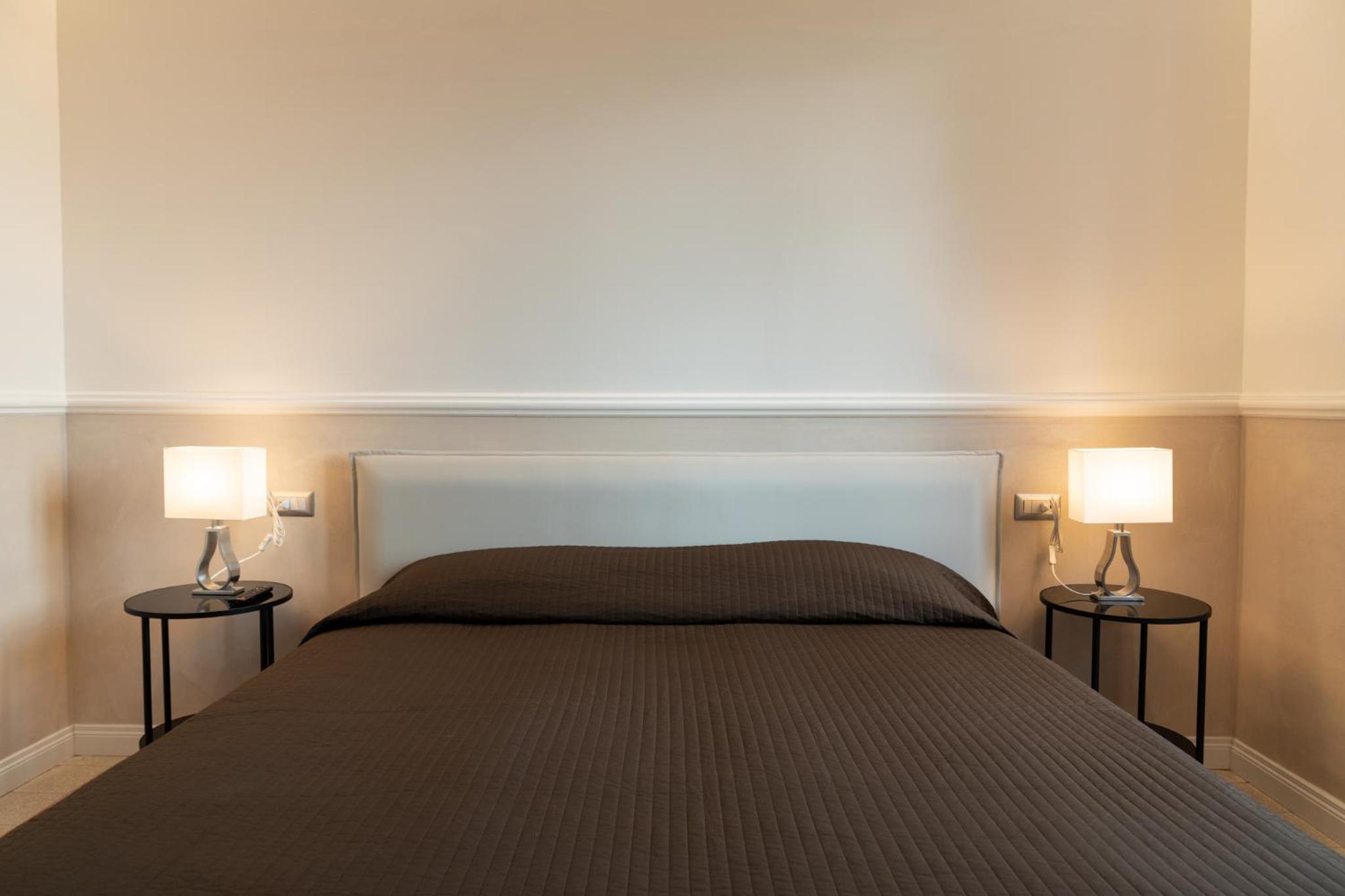 Large Double or Twin Room - Photo 11