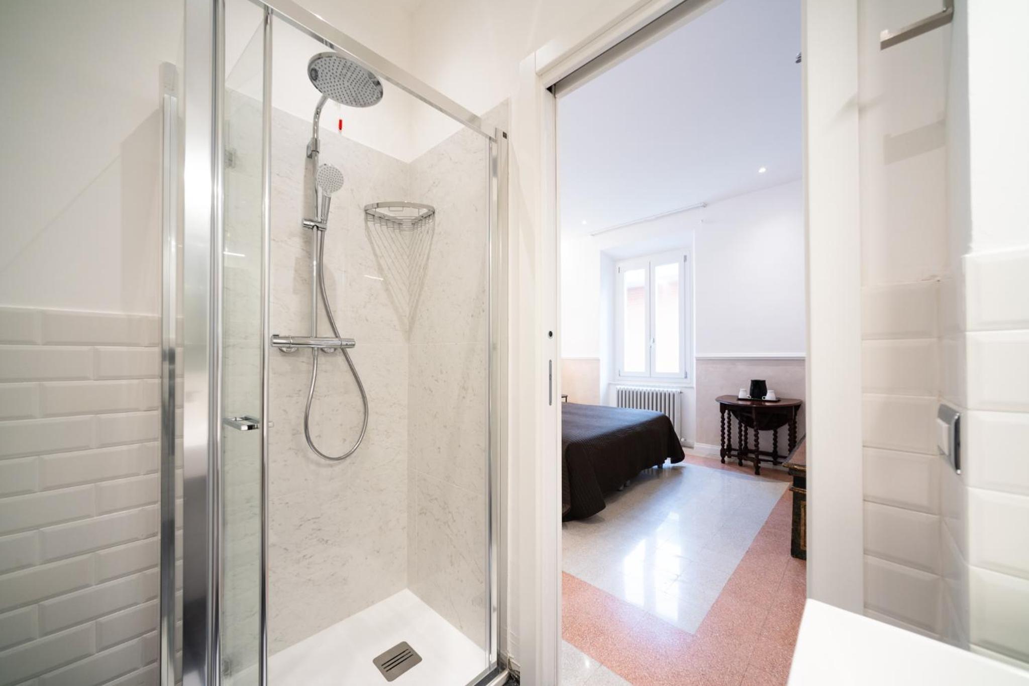 Large Double or Twin Room - Photo 15