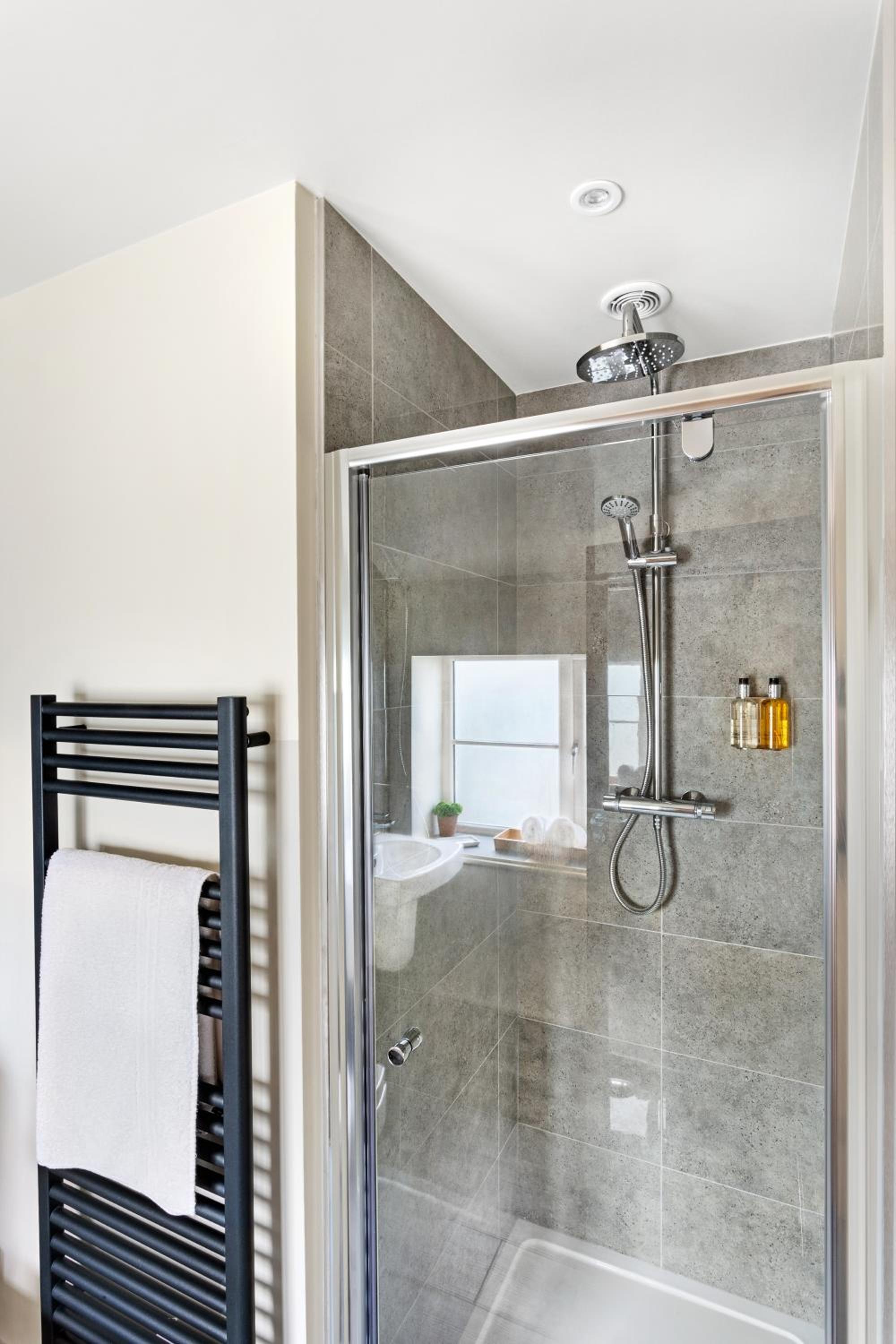 Deluxe Double or Twin Room - Photo 19
