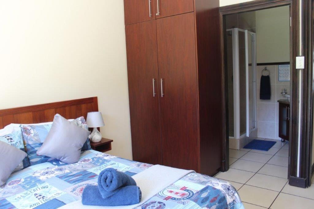 Two-Bedroom Apartment photo 3