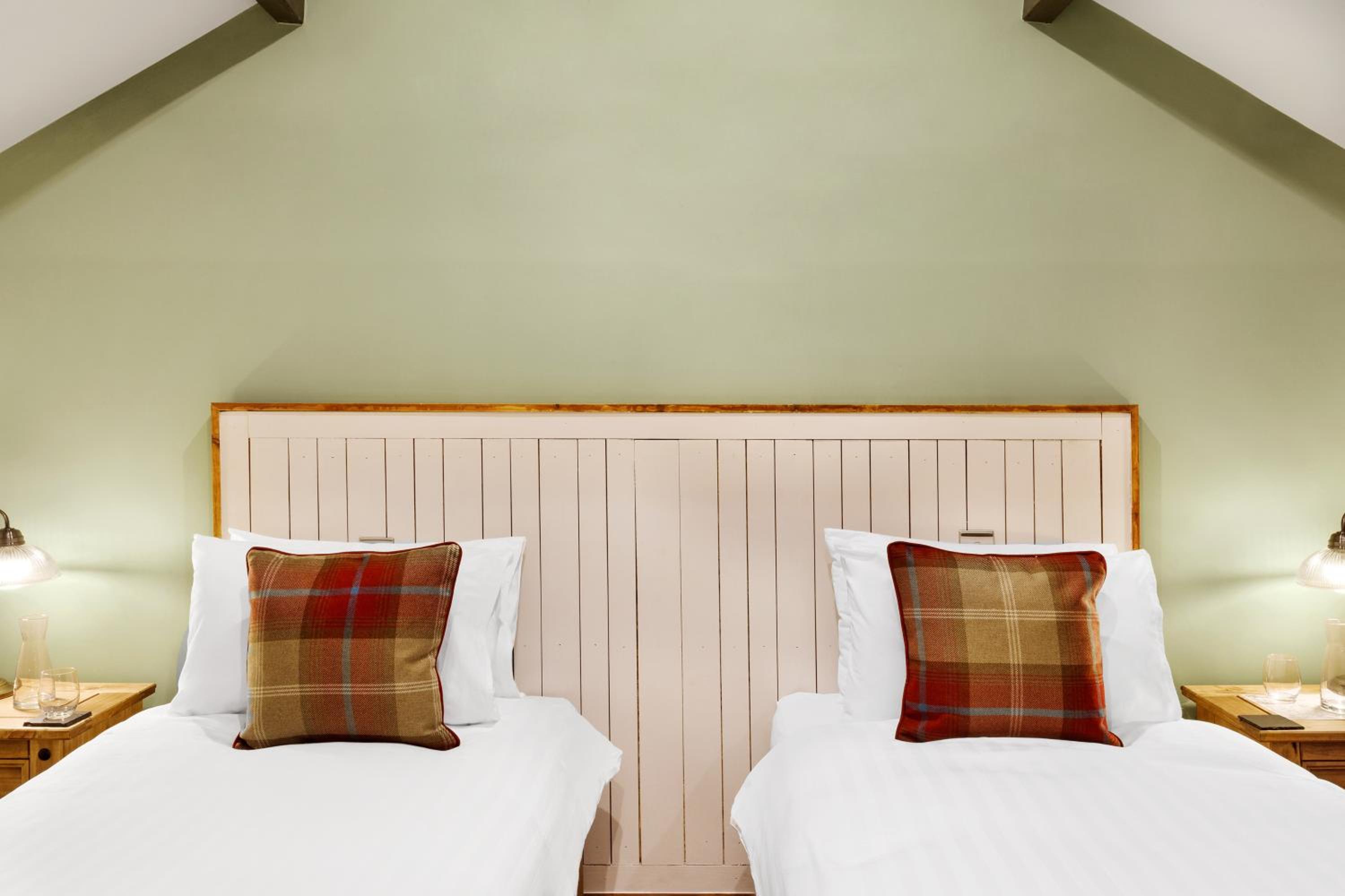 Deluxe Double or Twin Room - Photo 7