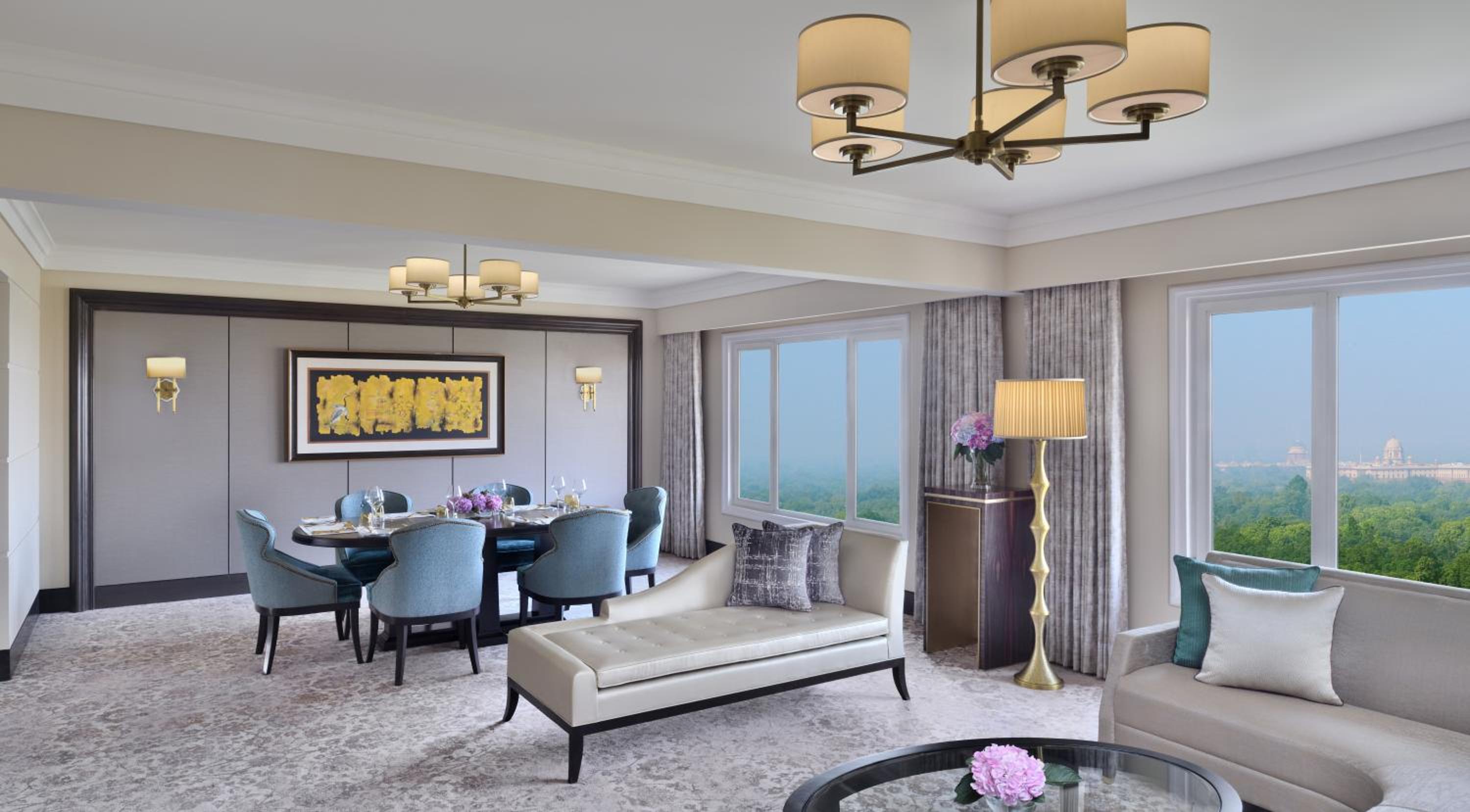 Grand Luxury Suite with one way airport transfer and access to club lounge