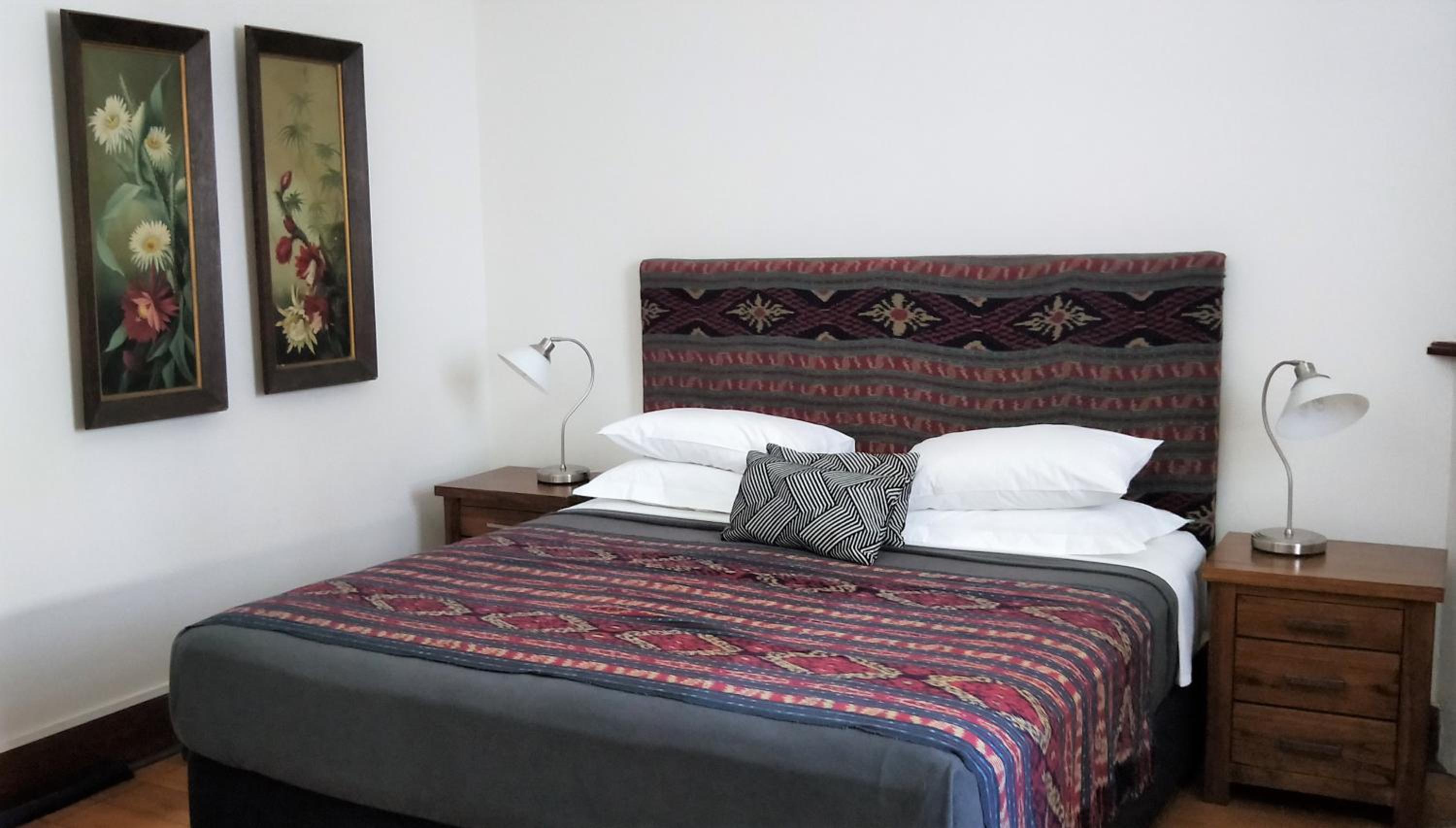 King Room with En Suite Bathroom