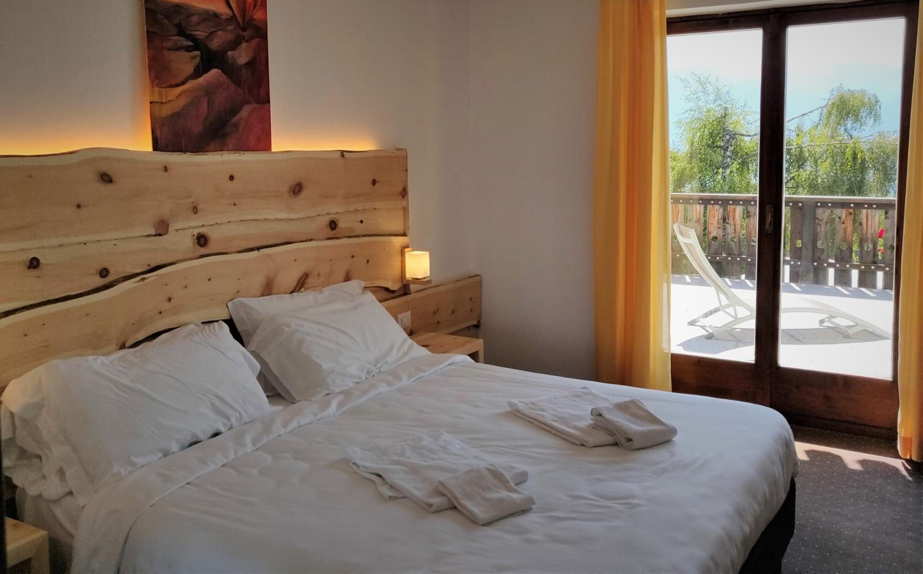 Double Room with Mountain View