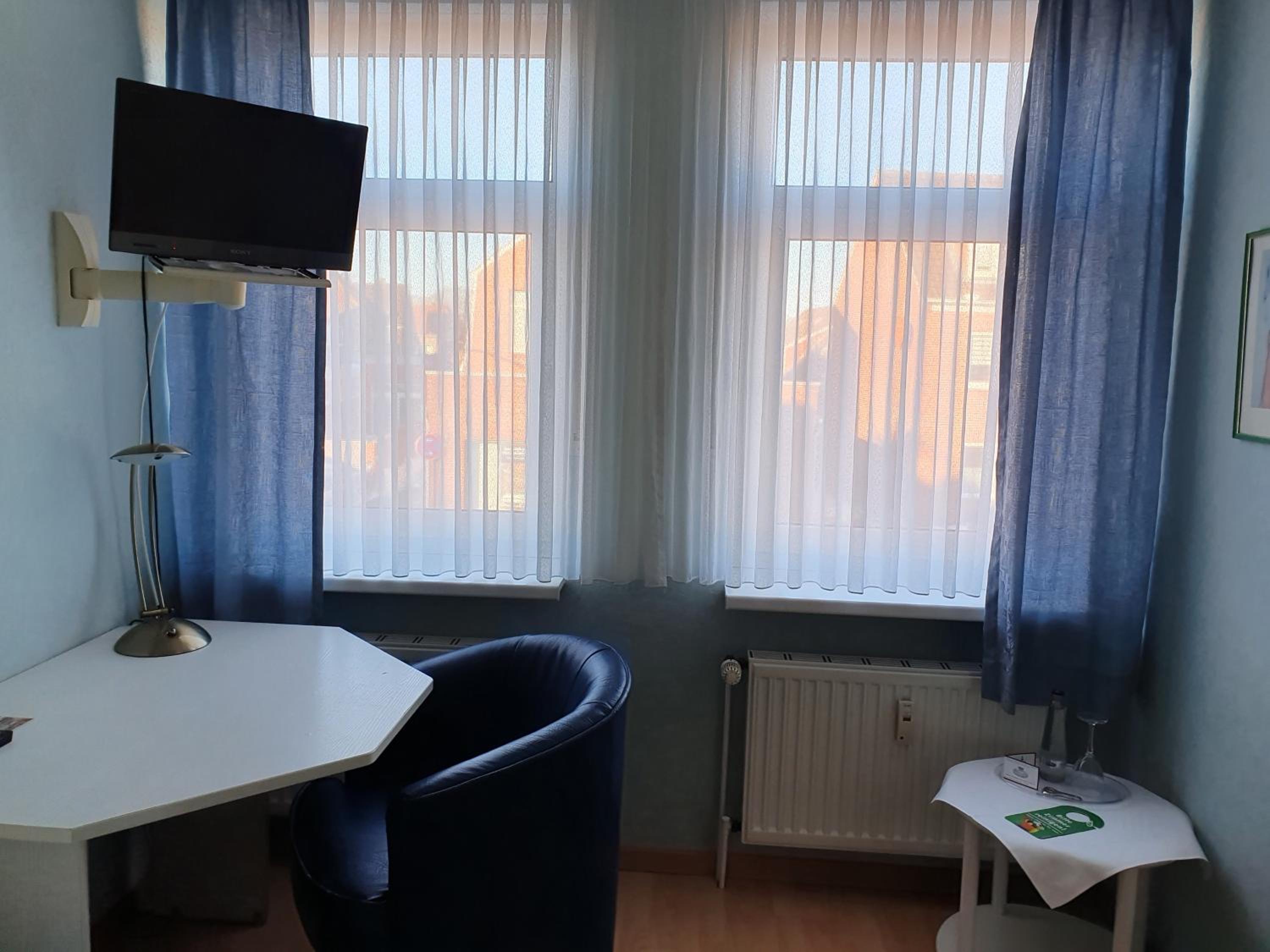 Budget Single Room photo 2