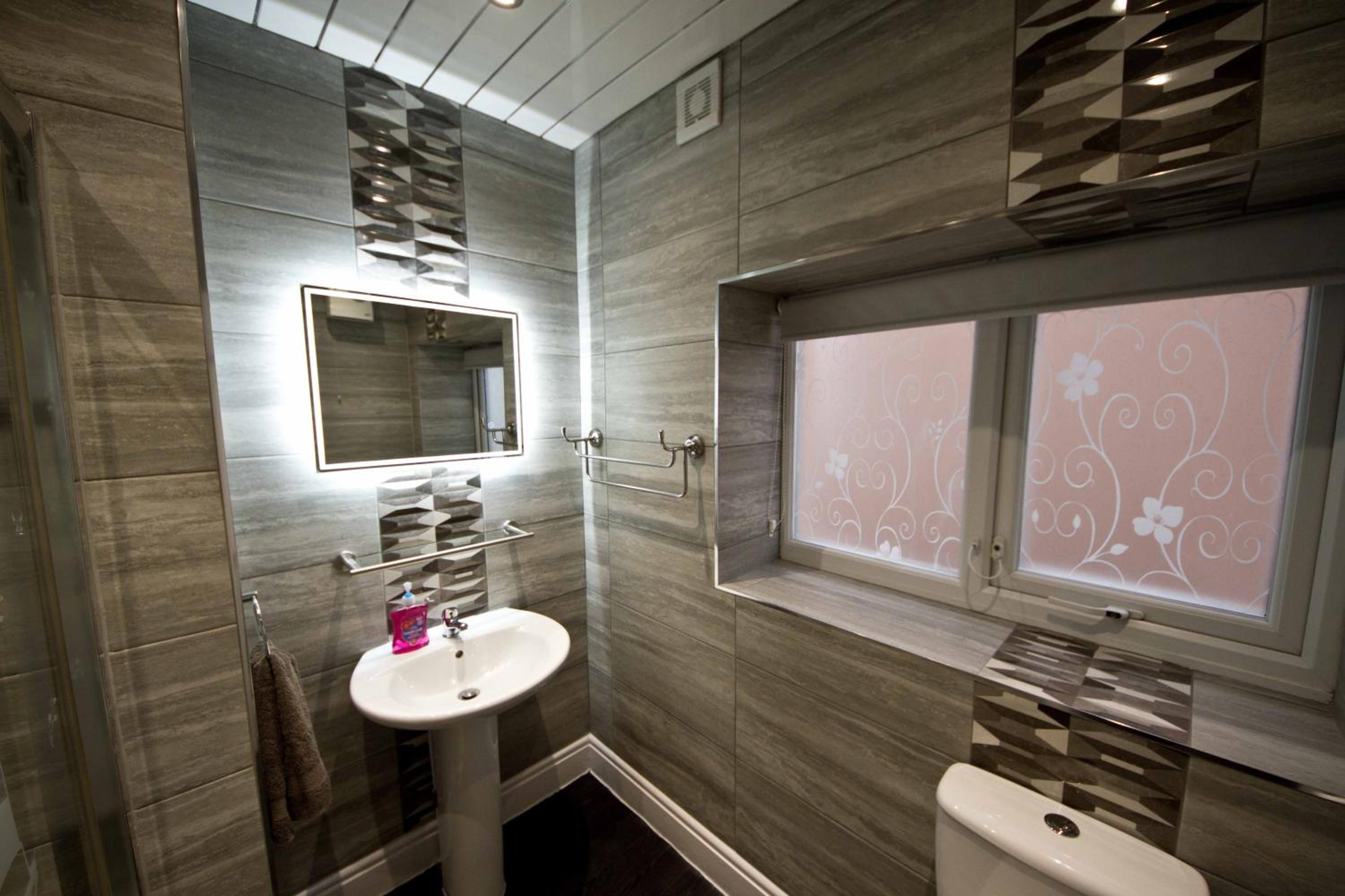 Deluxe King Room photo 3