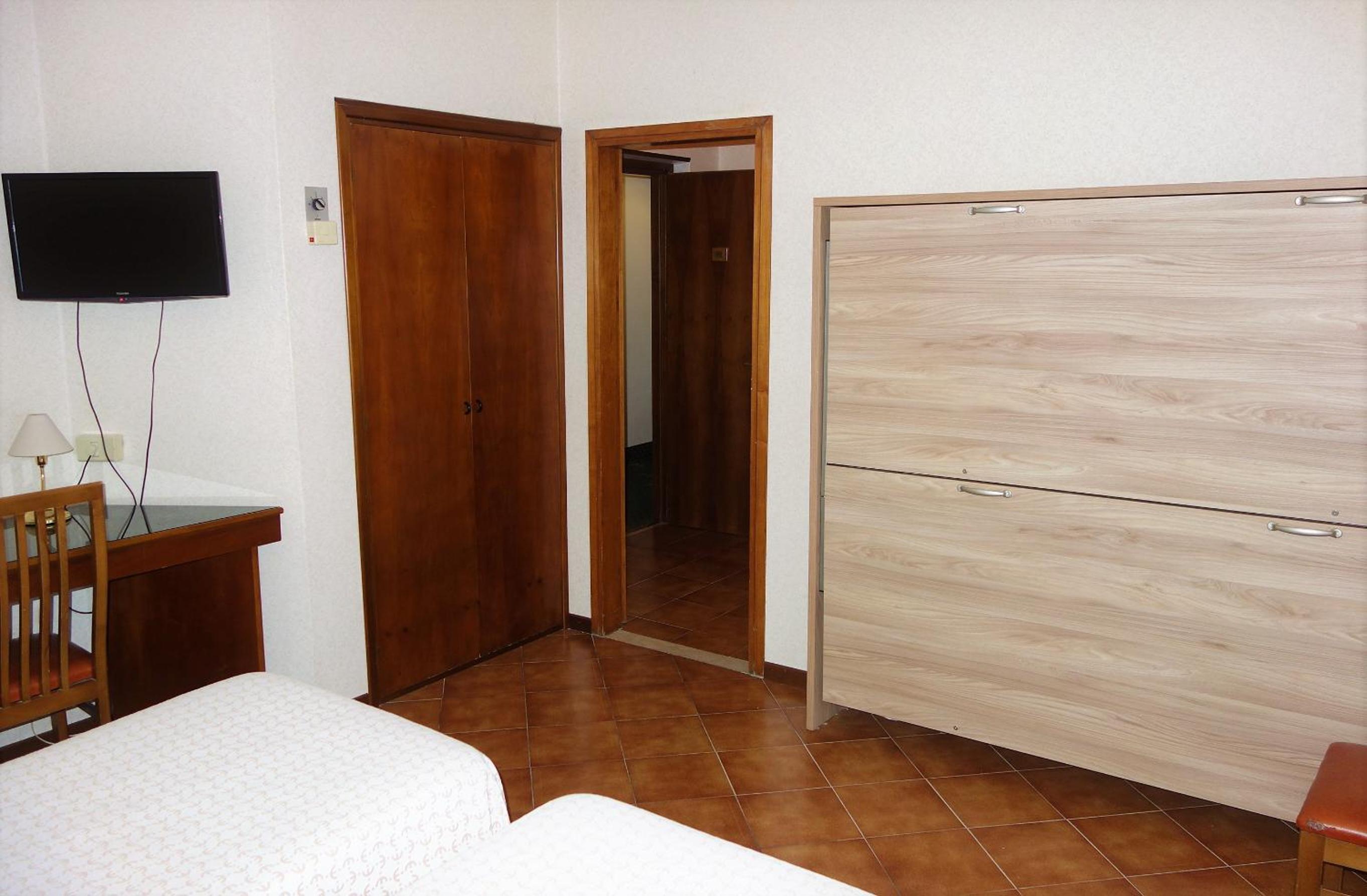 Triple Room - Photo 5