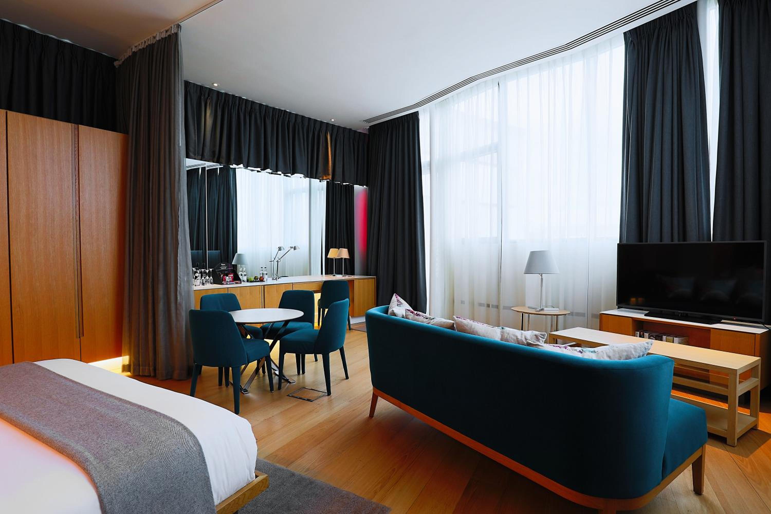 Signature Suite