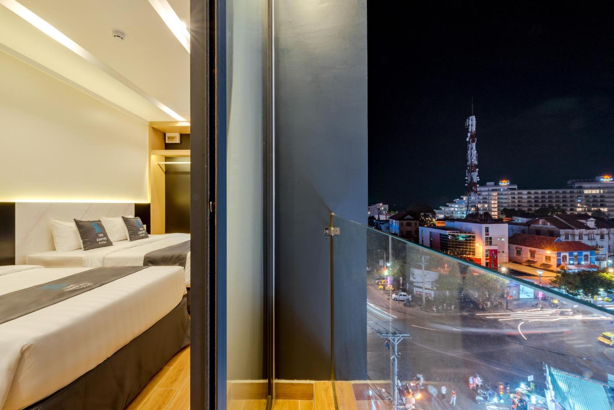 Triple Room with City View - Photo 8