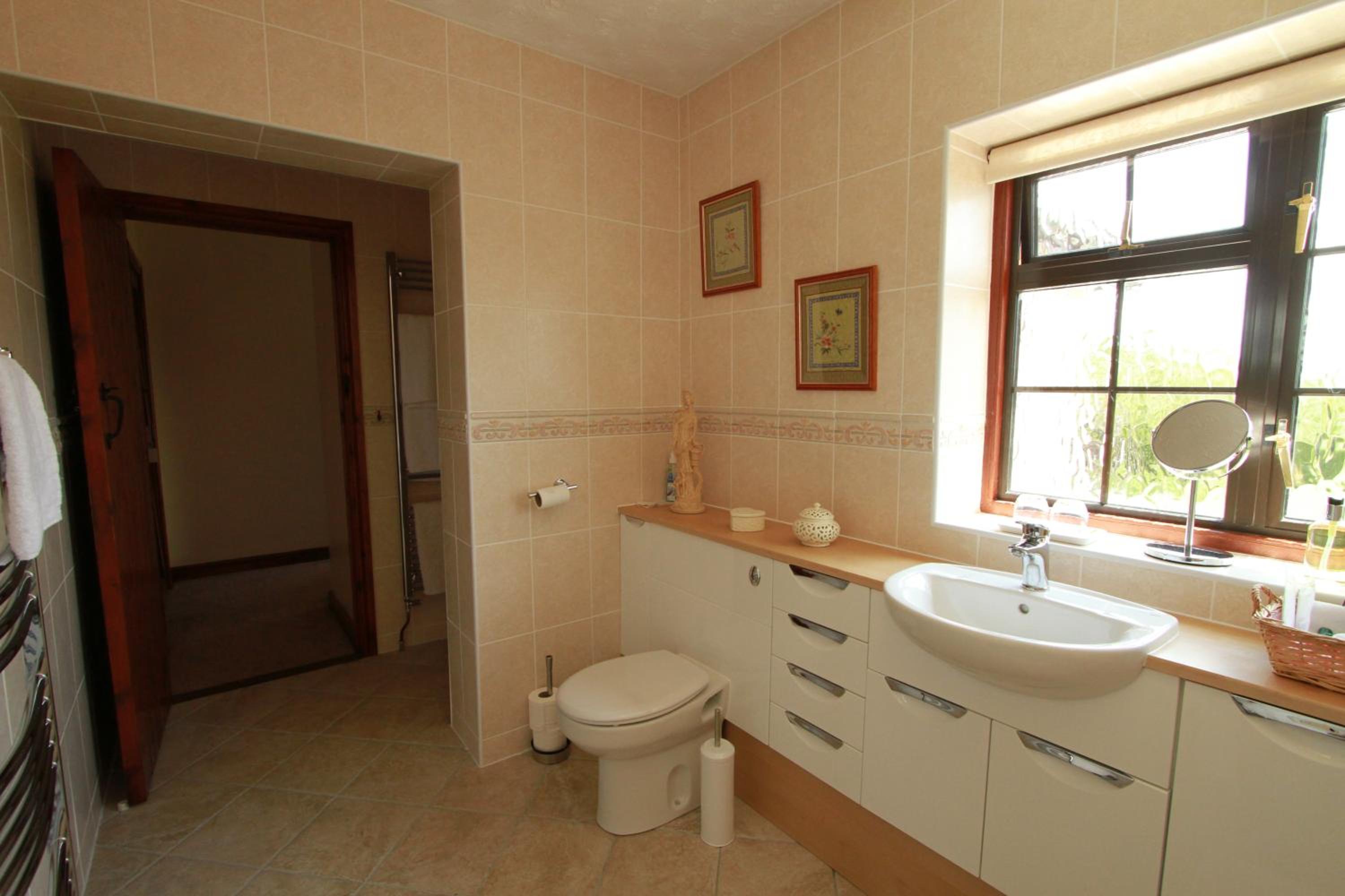 Deluxe Double Room with Bath photo 3