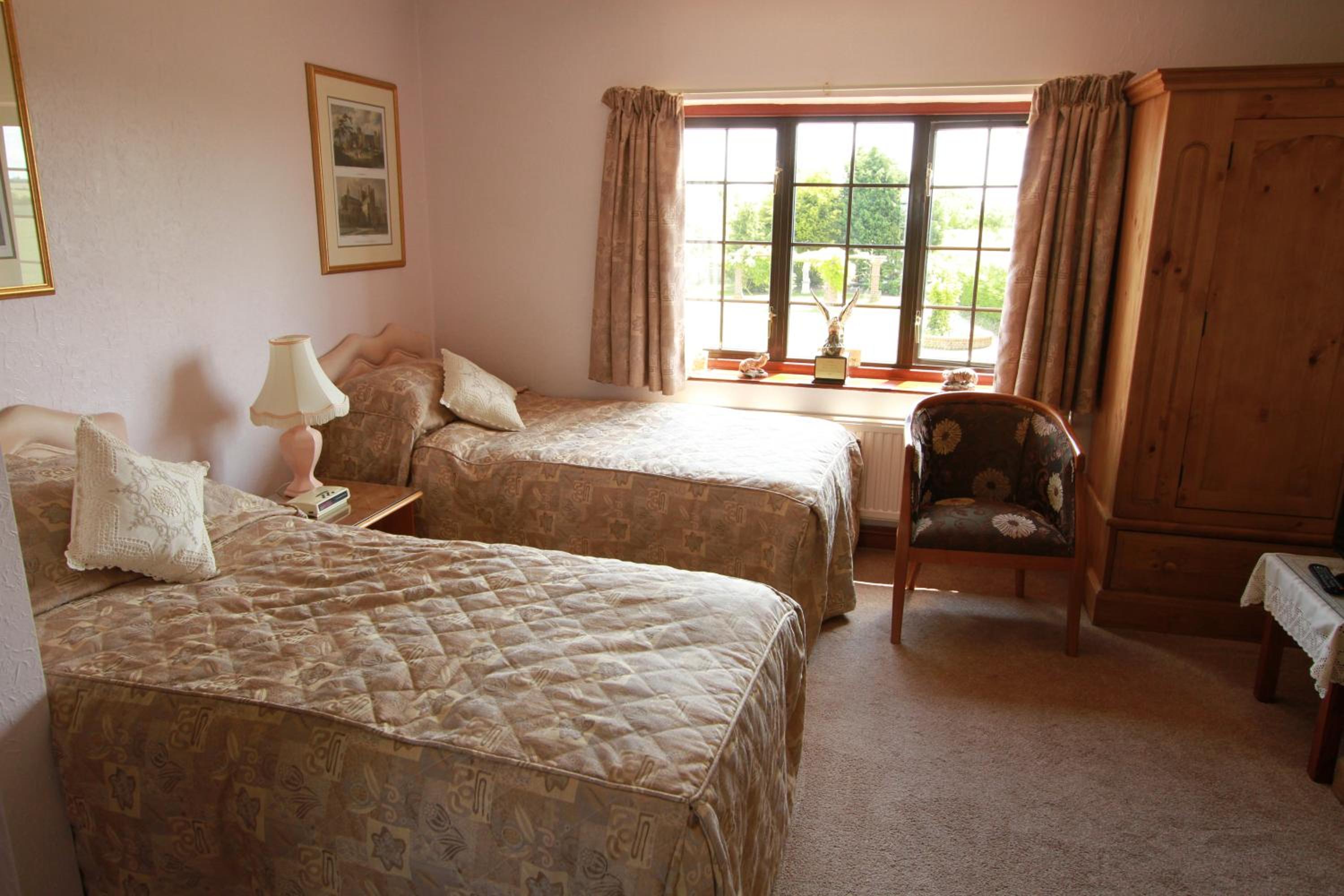Superior Twin Room with Garden View