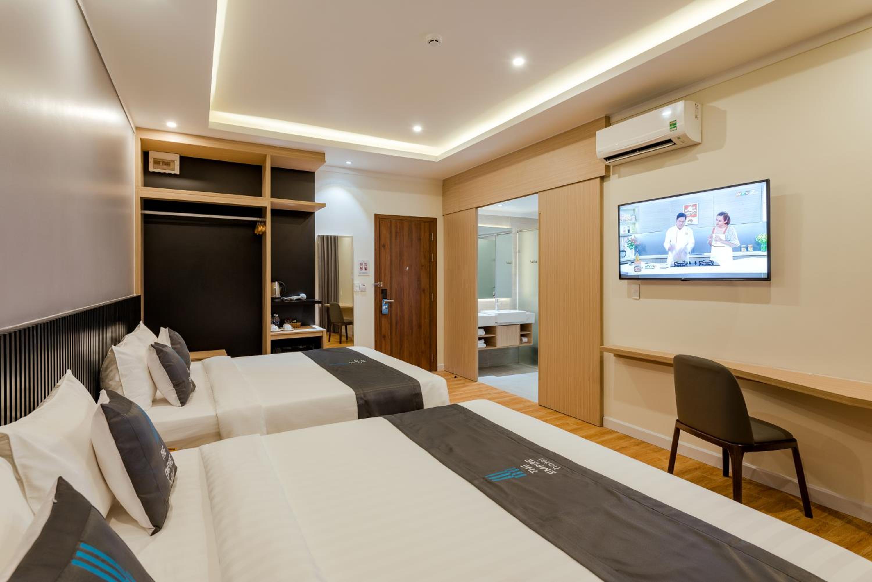 Family Room - Photo 1