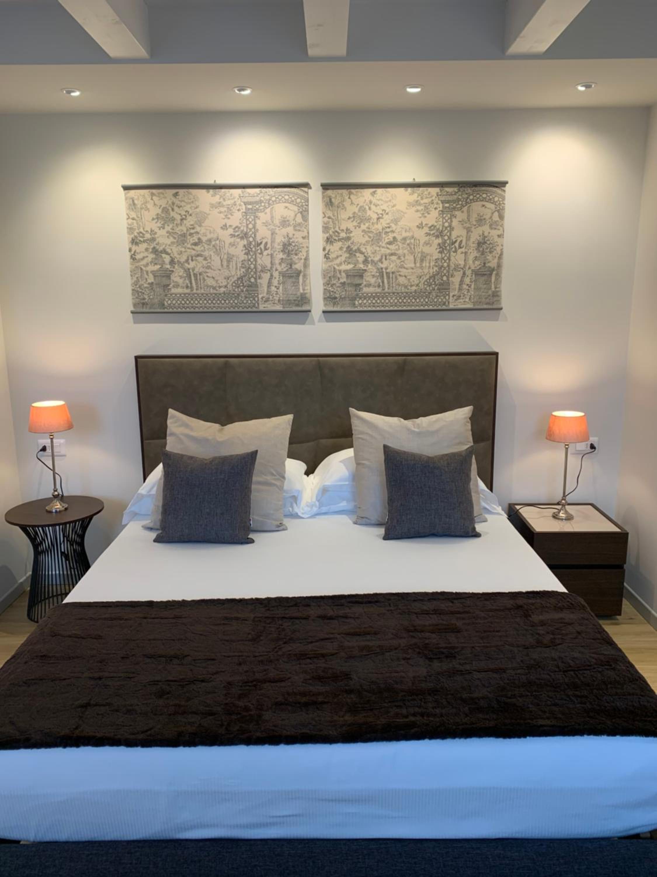 Deluxe Room - Photo 7