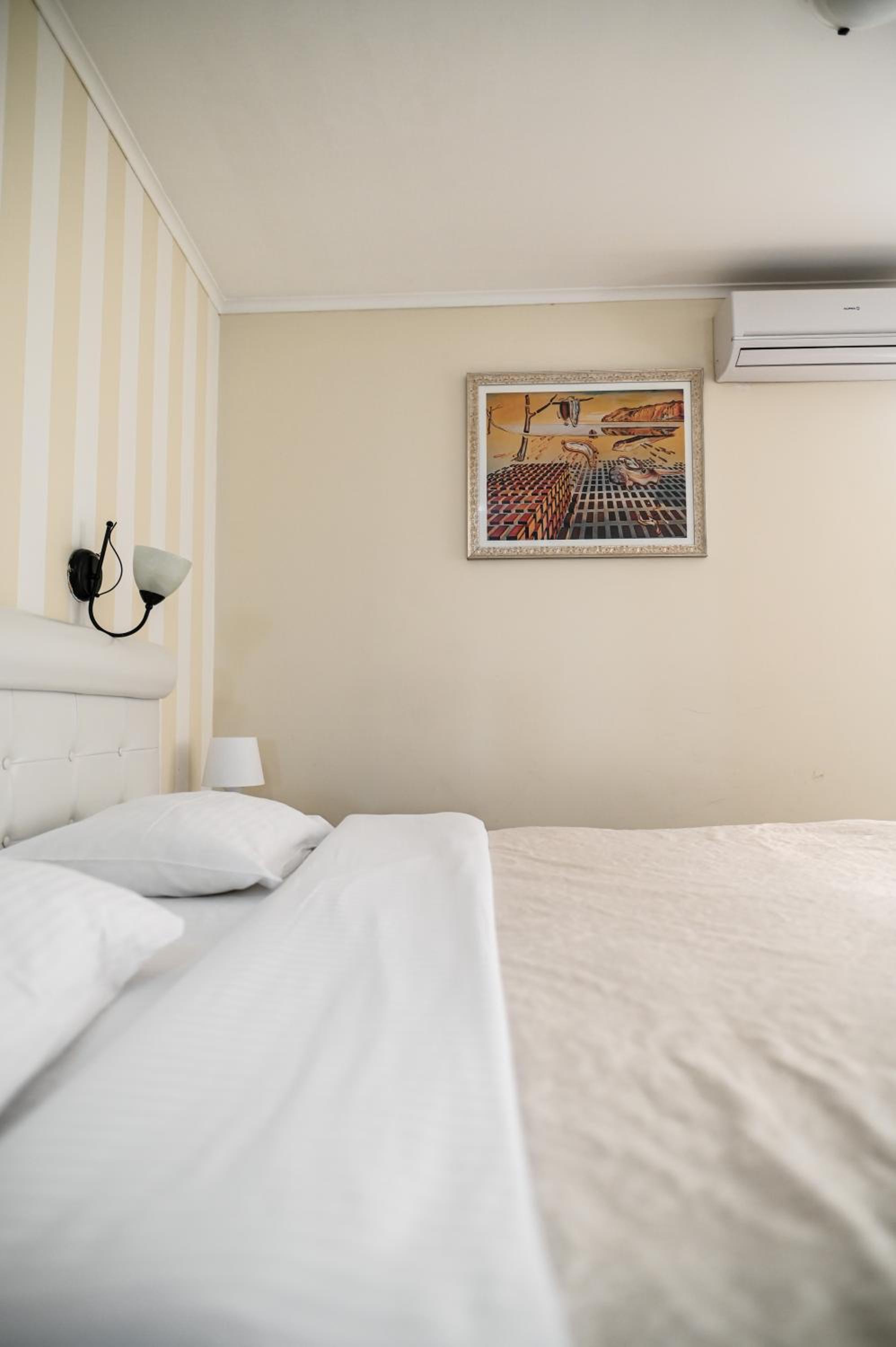 Economy Double or Twin Room - Photo 3