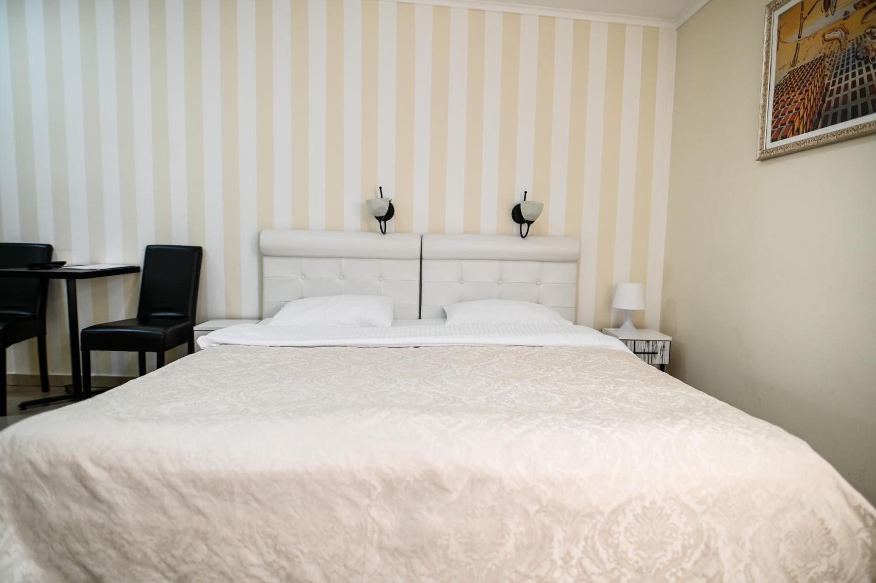 Economy Double or Twin Room - Photo 8