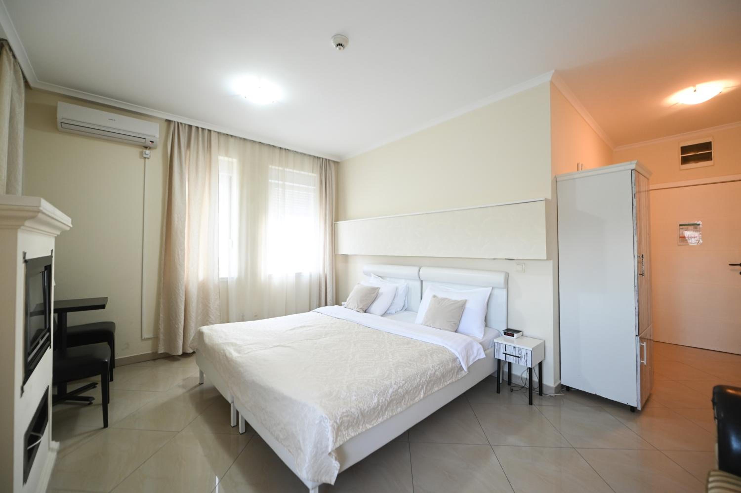 Double or Twin Room - Photo 2