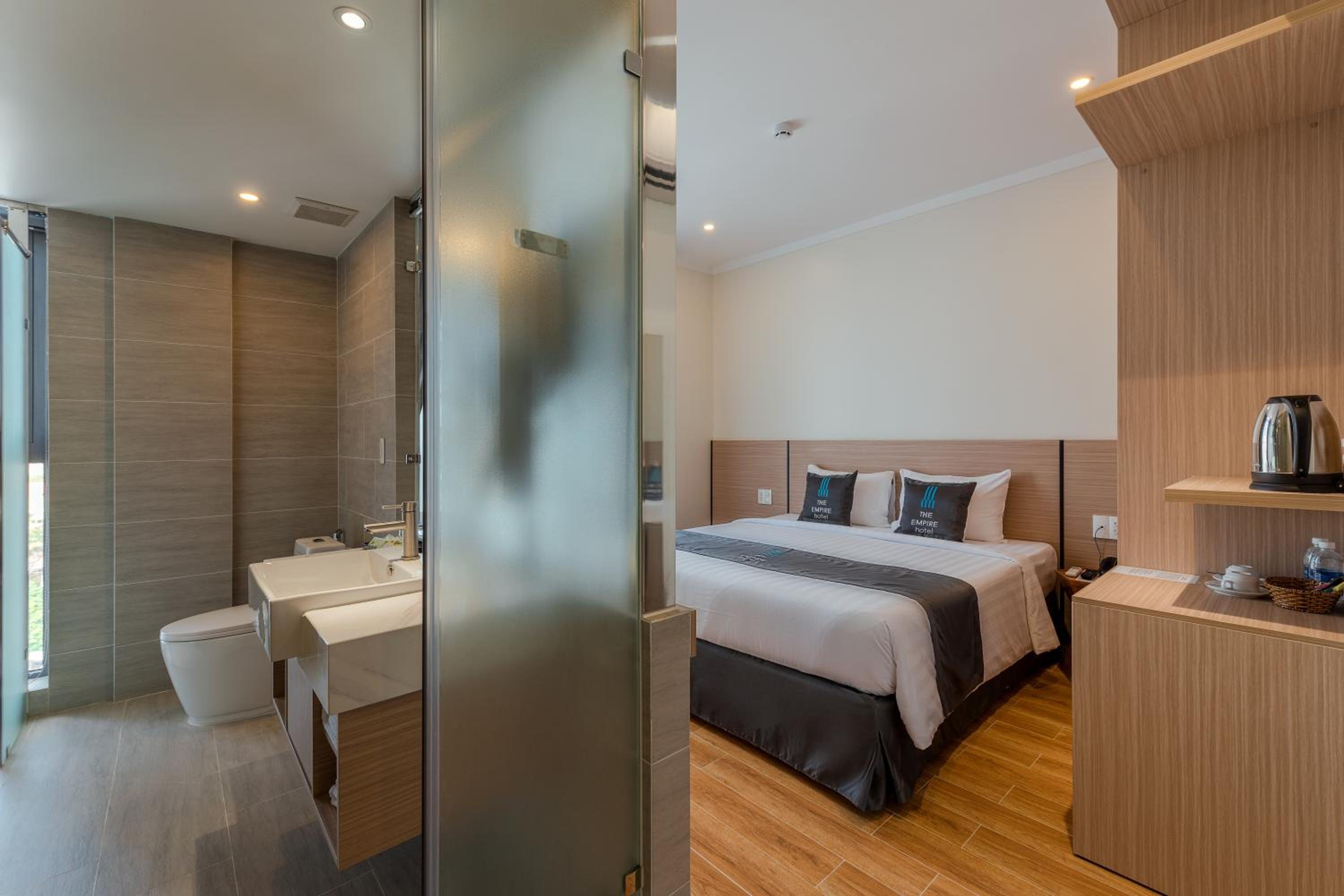 Deluxe Double Room - Photo 11