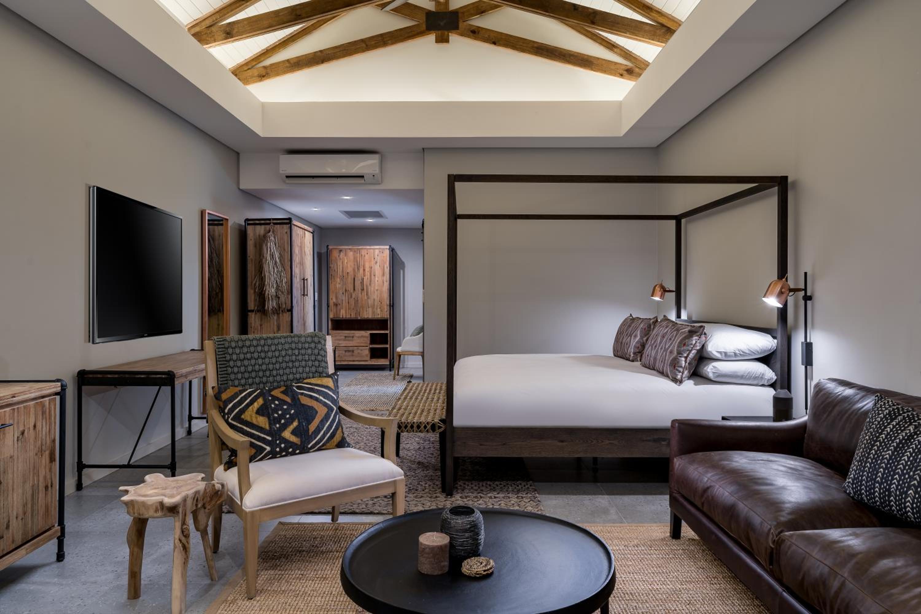 Nkanyi Suite