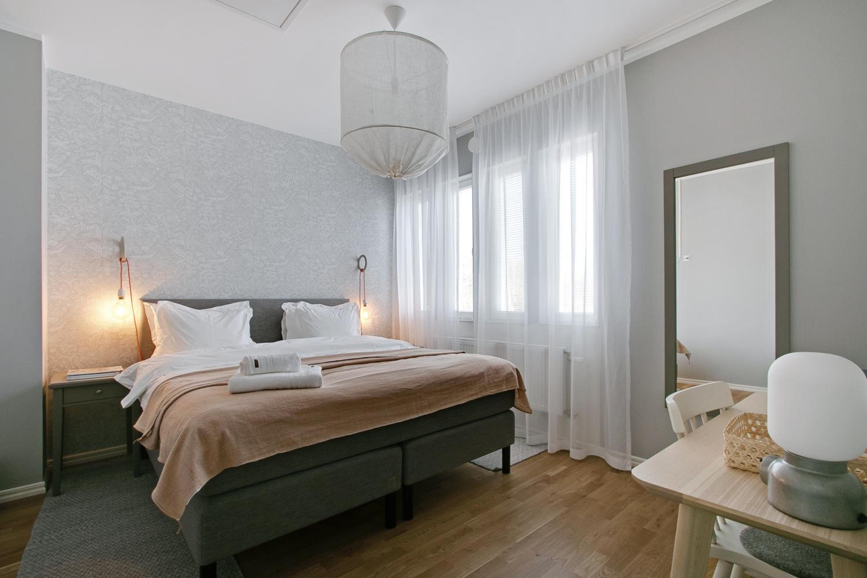 King Room with 2 Rooms