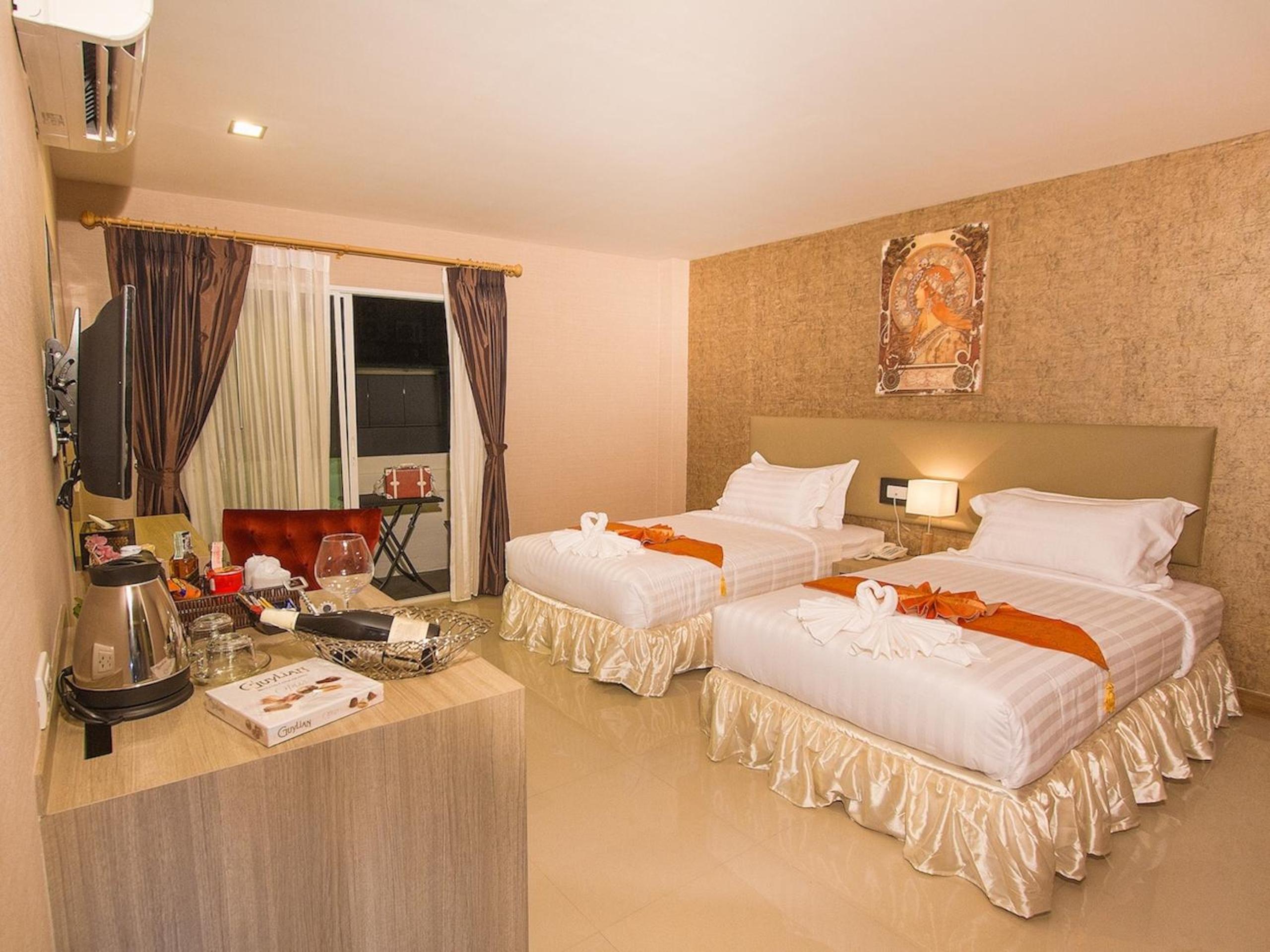 Retro Suite Twin