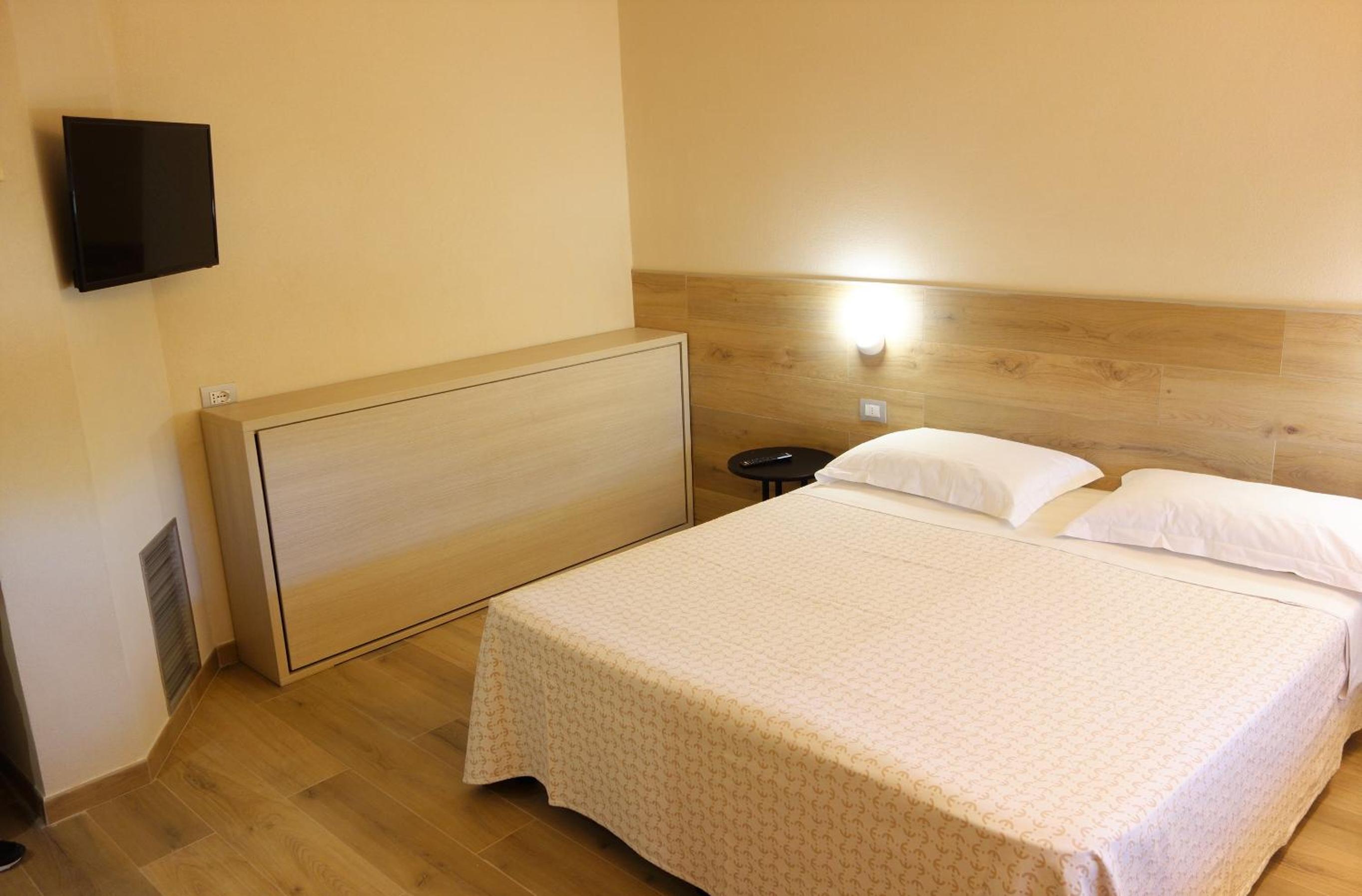 Triple Room - Disability Access - Photo 3