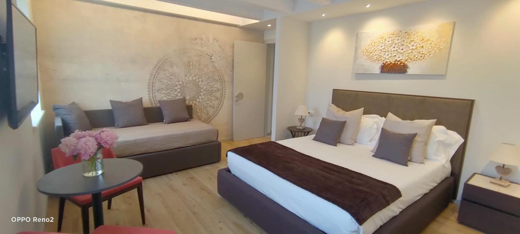 Deluxe Room - Photo 4