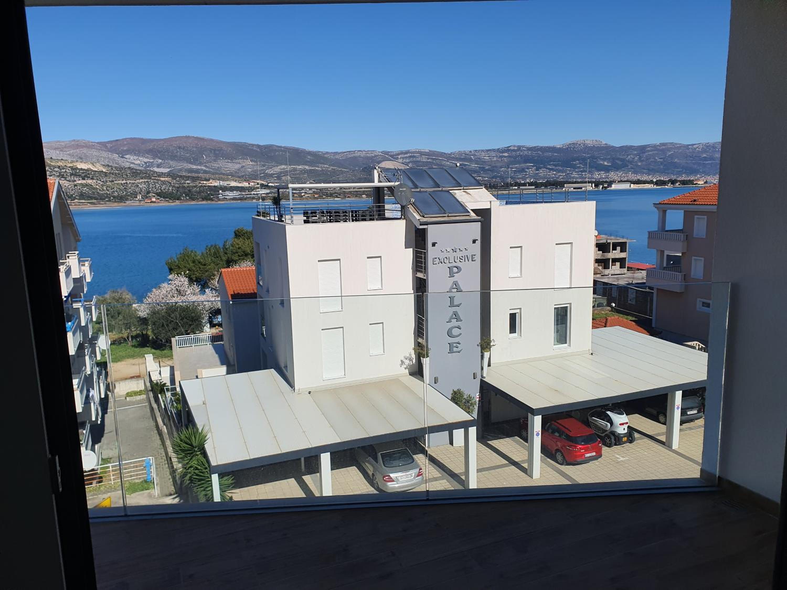 One-Bedroom Apartment with Balcony and Sea View - Second Floor - Photo 3