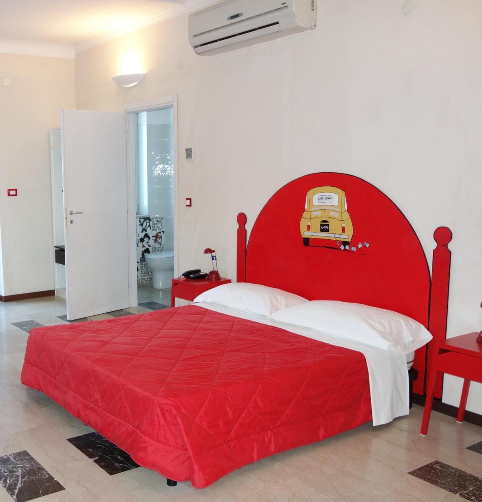 Family Theme Room - Photo 6