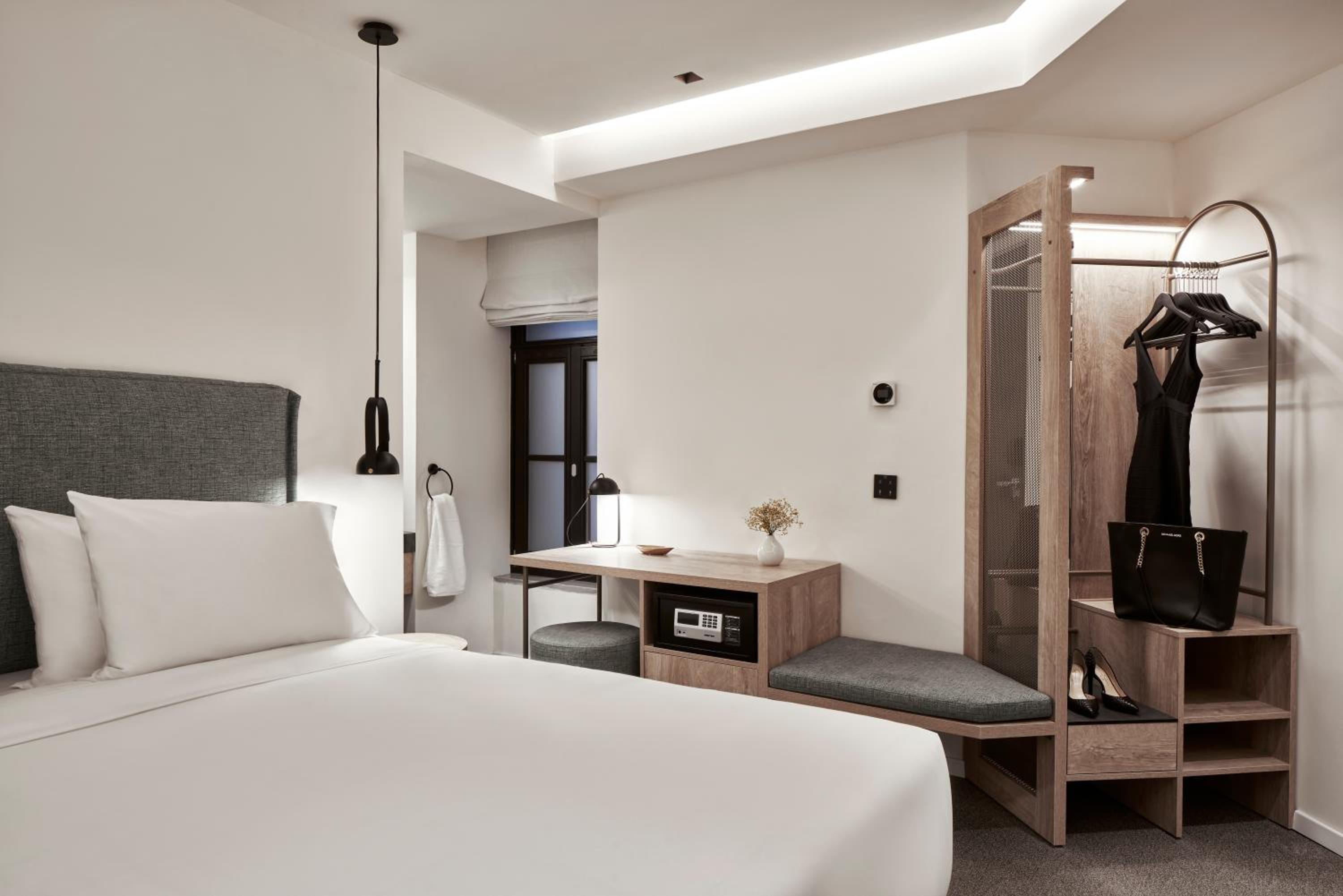 Budget Double Room photo 2