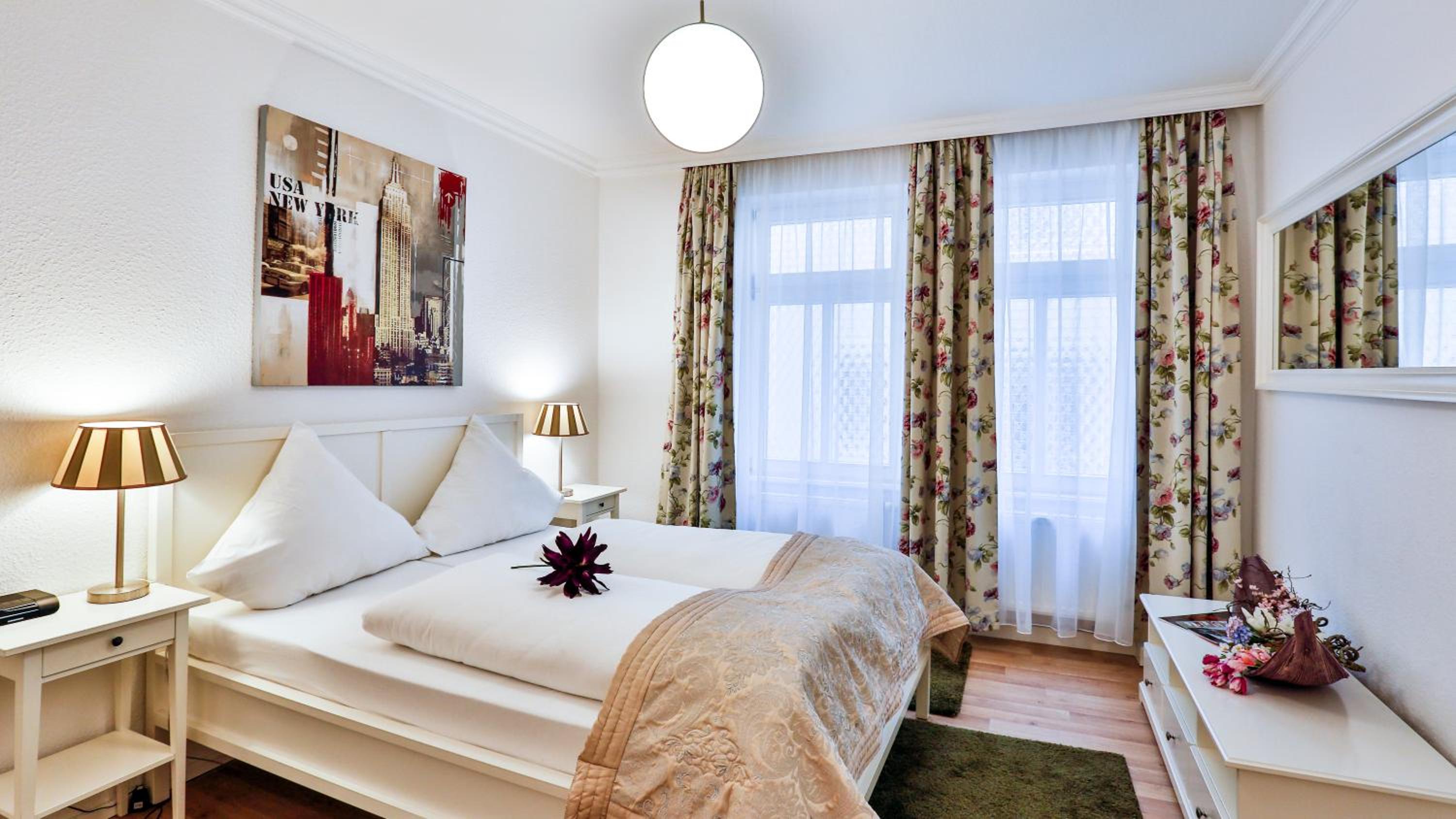 Three-Bedroom Deluxe Apartment